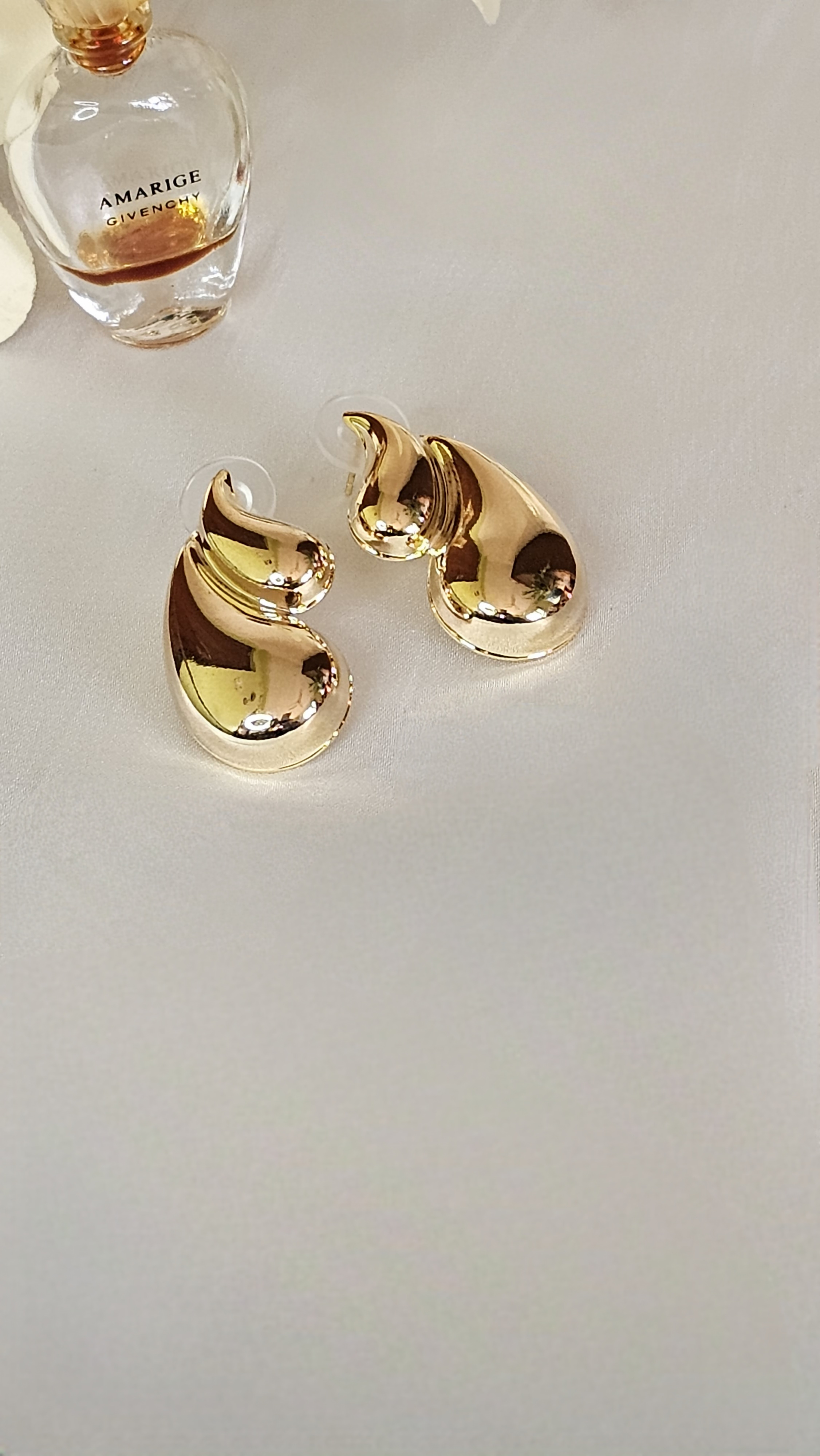 Gold Flow Studs