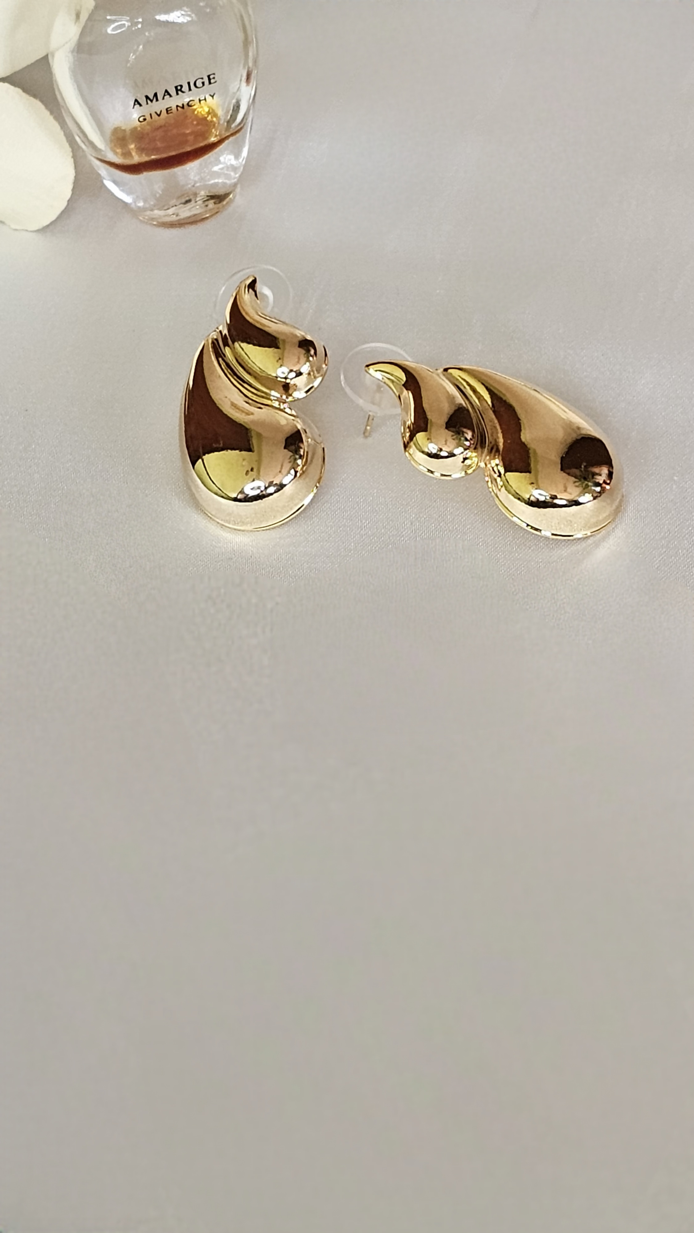 Gold Flow Studs