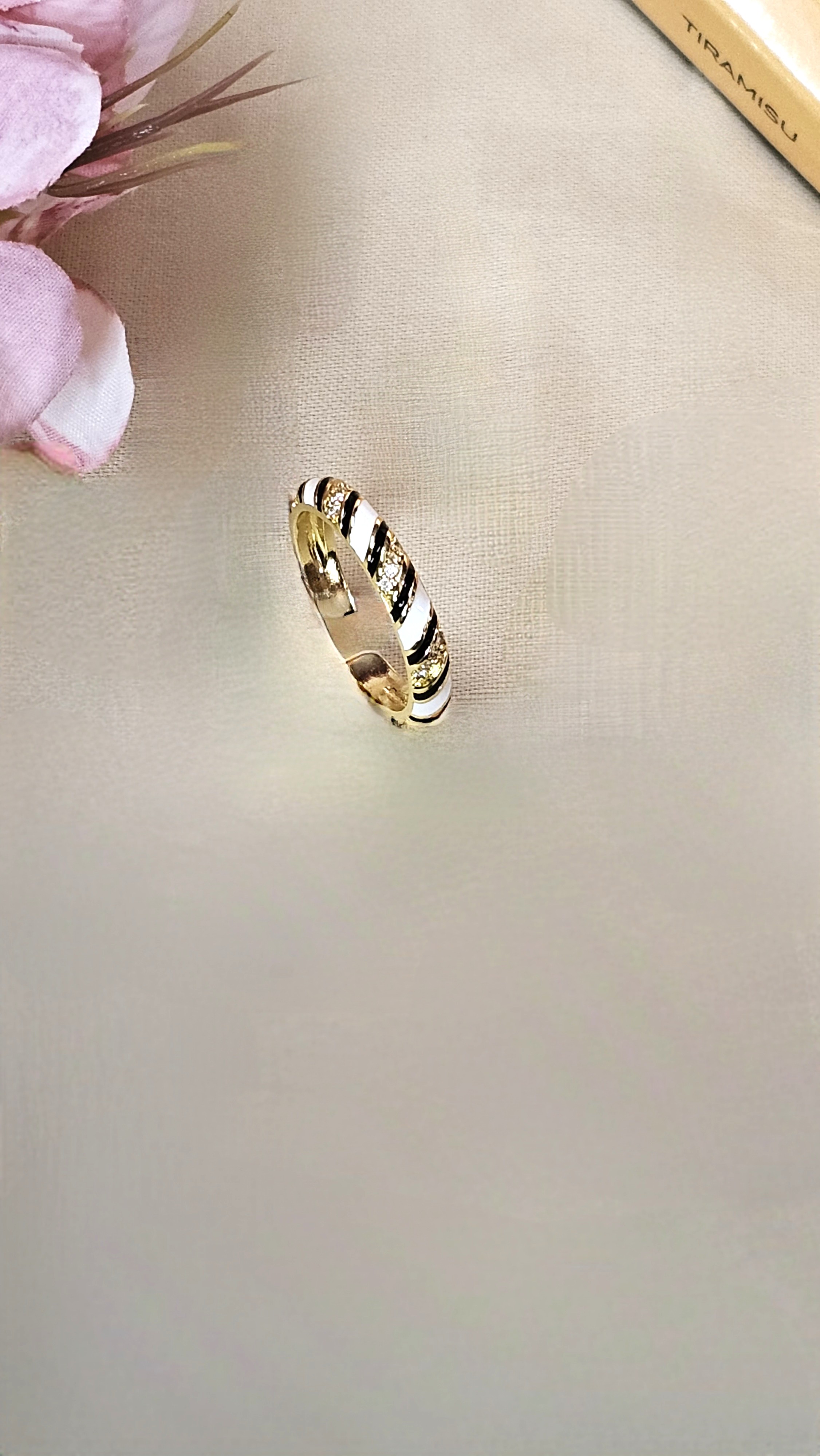 Linea Ring