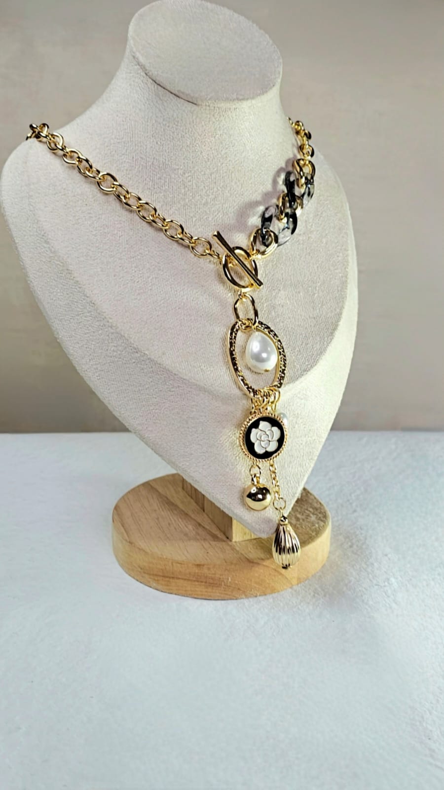 Concord Lariat Necklace