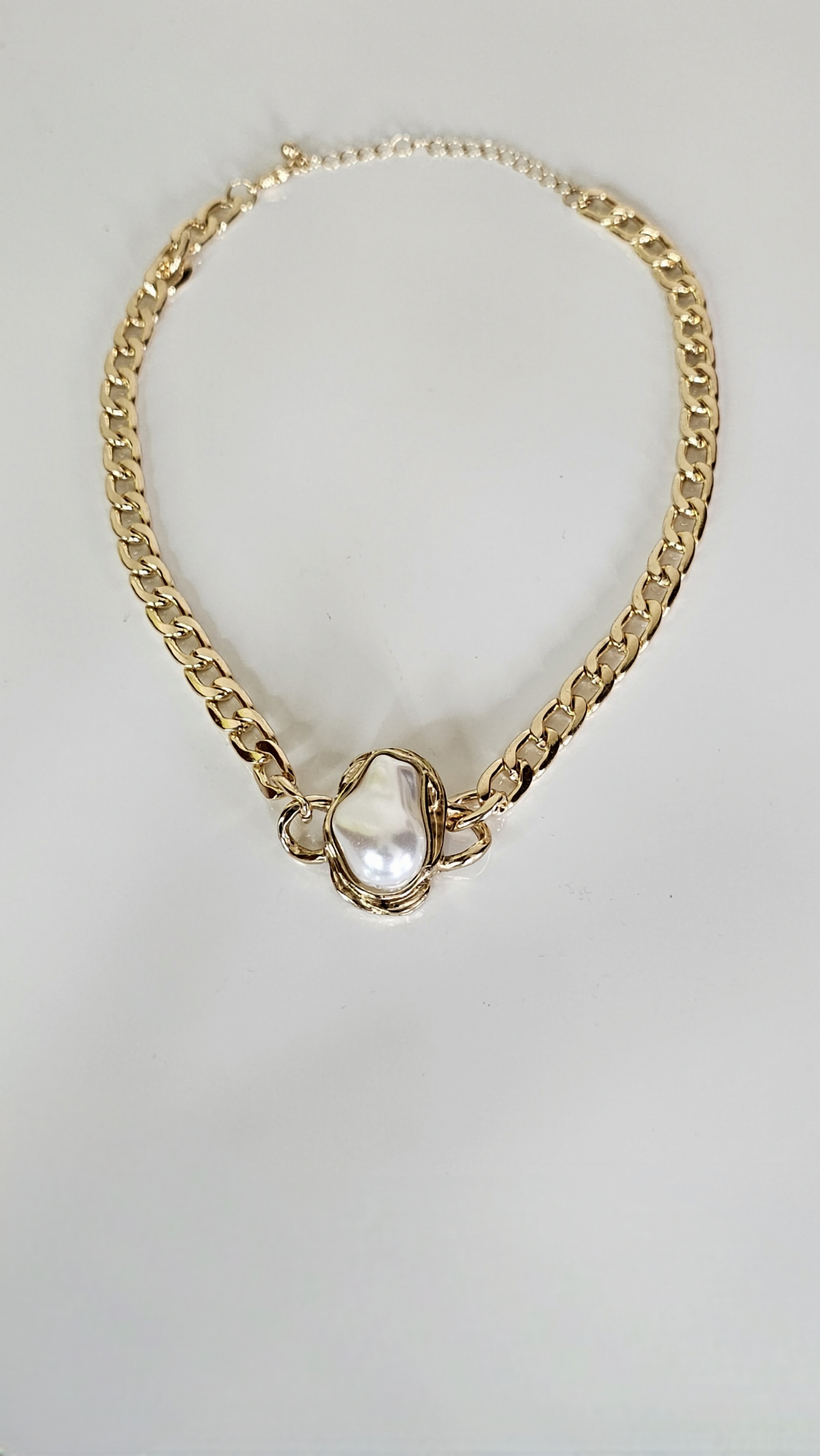 Elara Necklace
