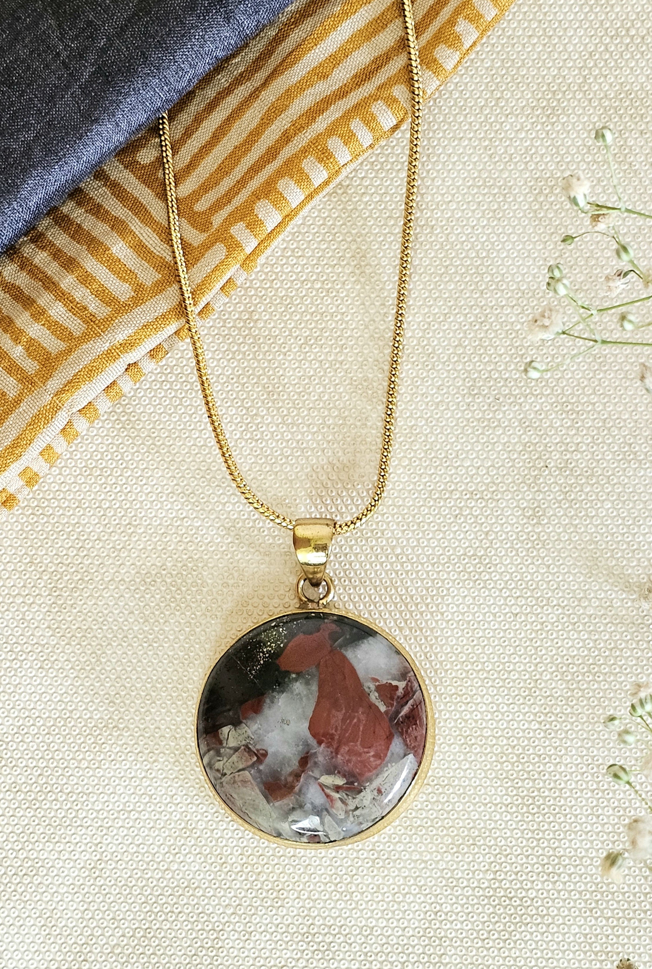 Chhavi Pendant - Jaipur Edit