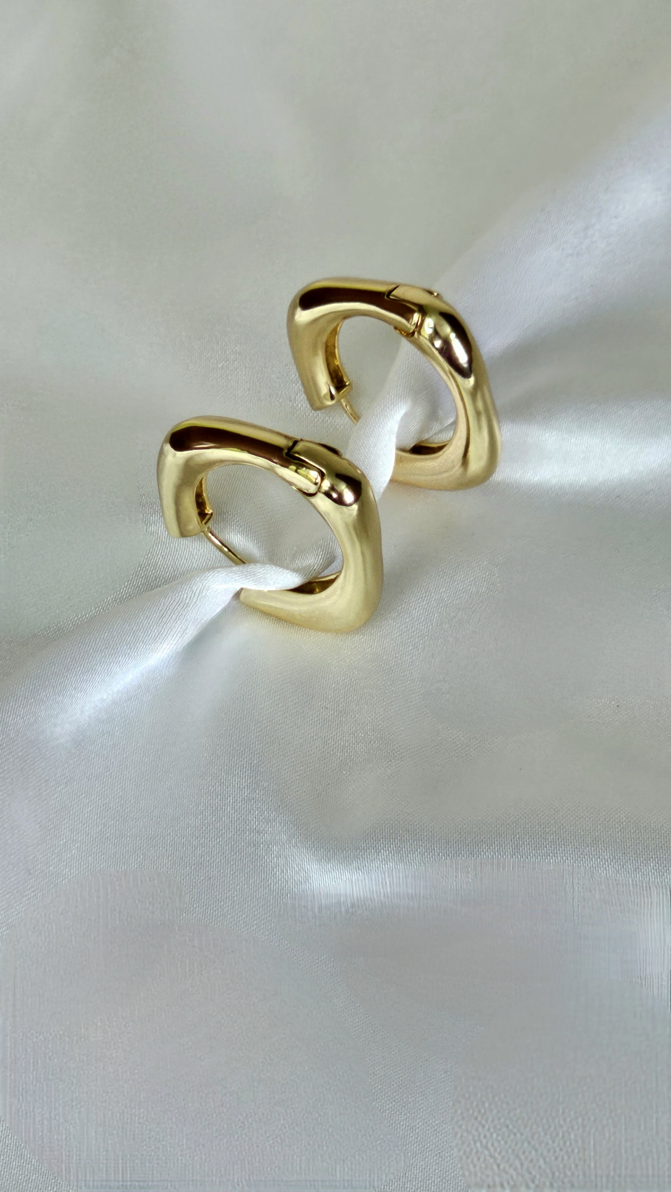 Rhombi Hoops