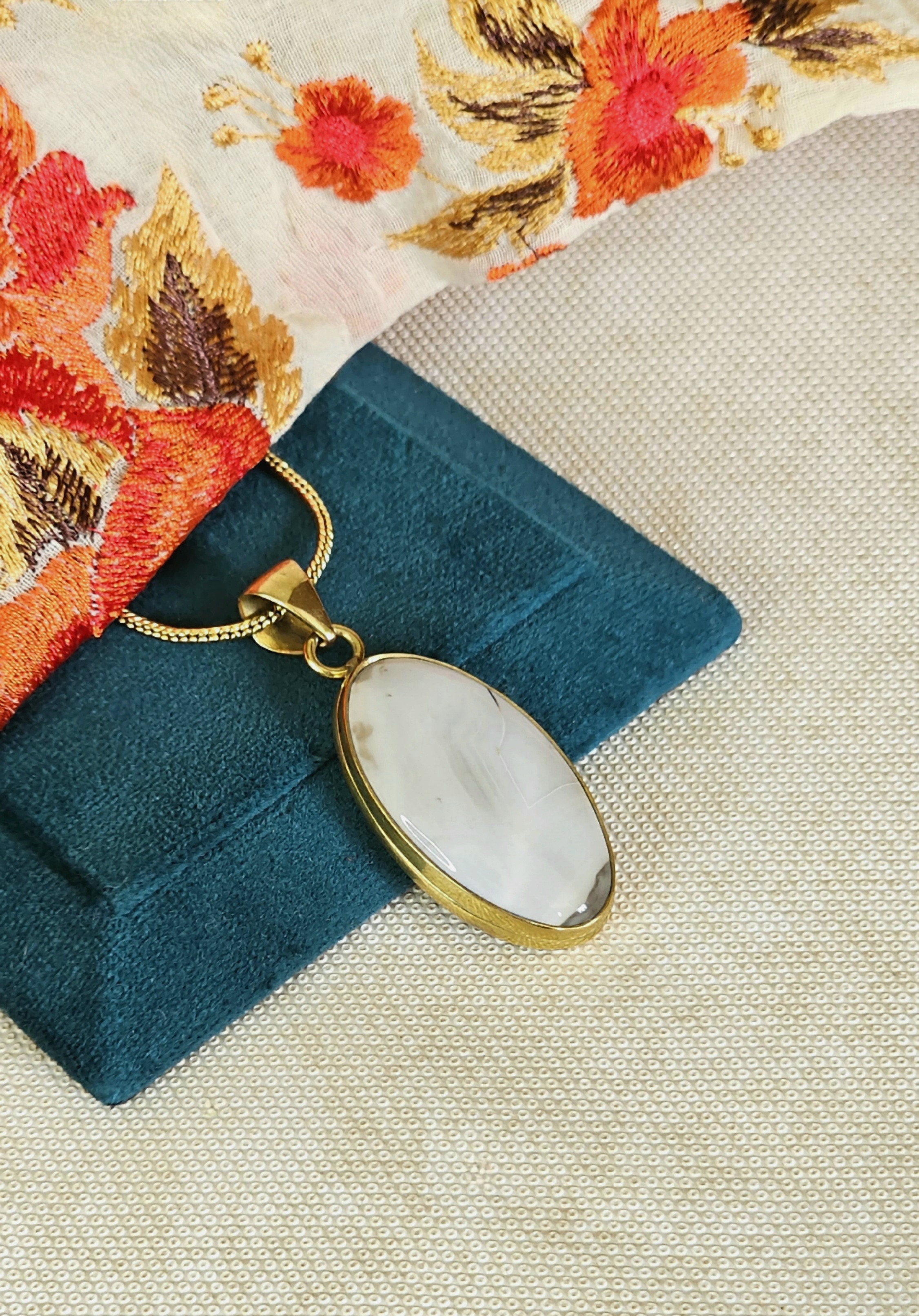 Soma Pendant - Jaipur Edit