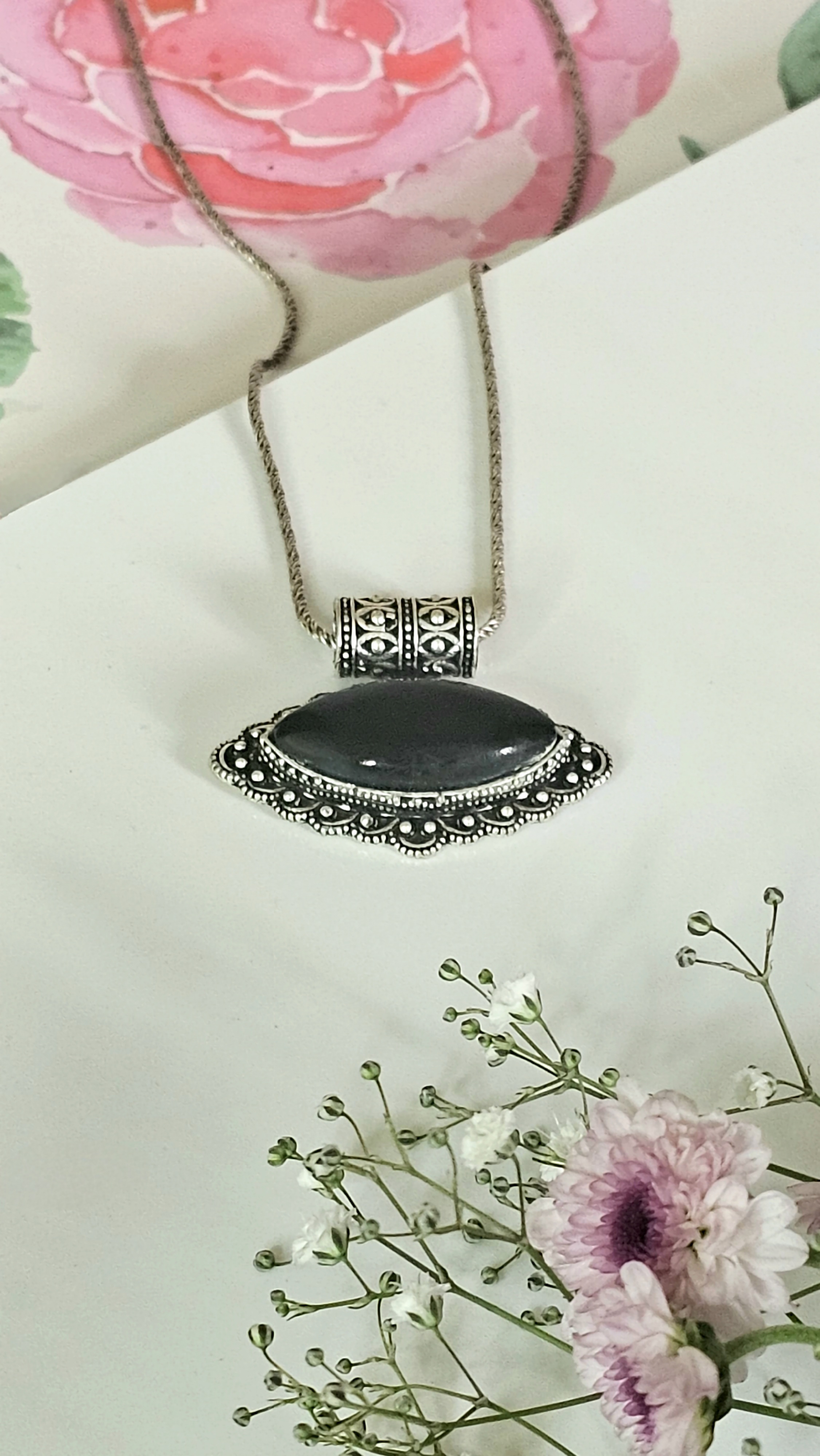 Syaahi Pendant – Jaipur Edit