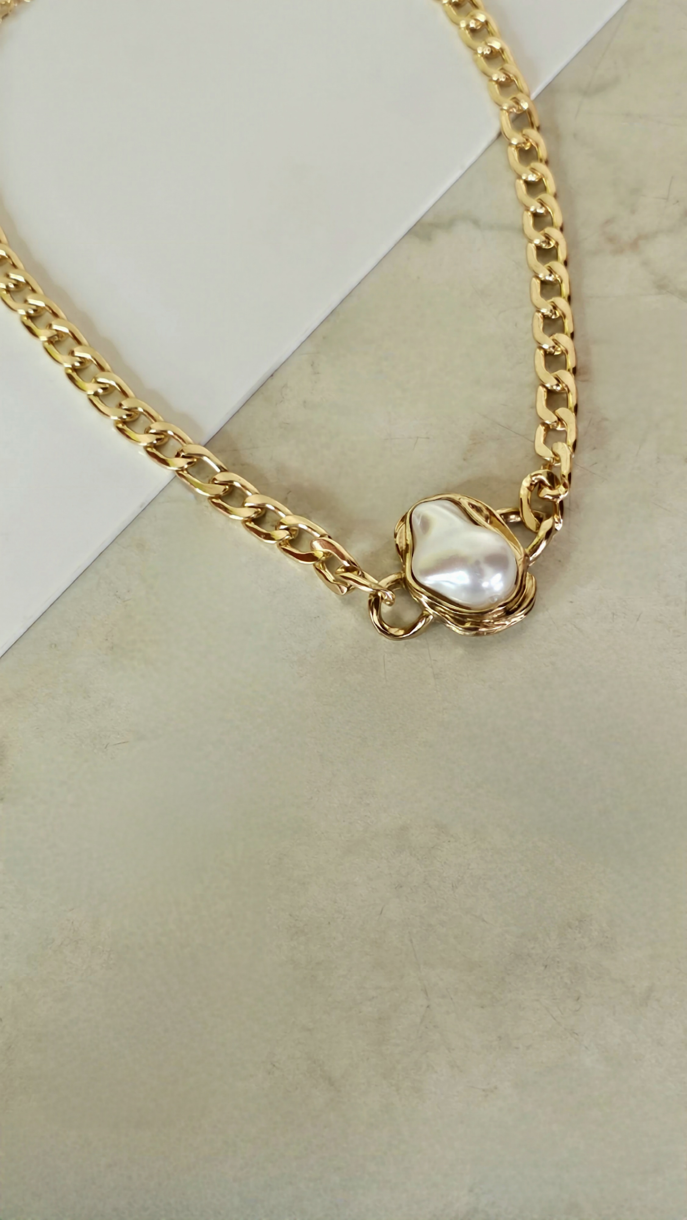 Elara Necklace