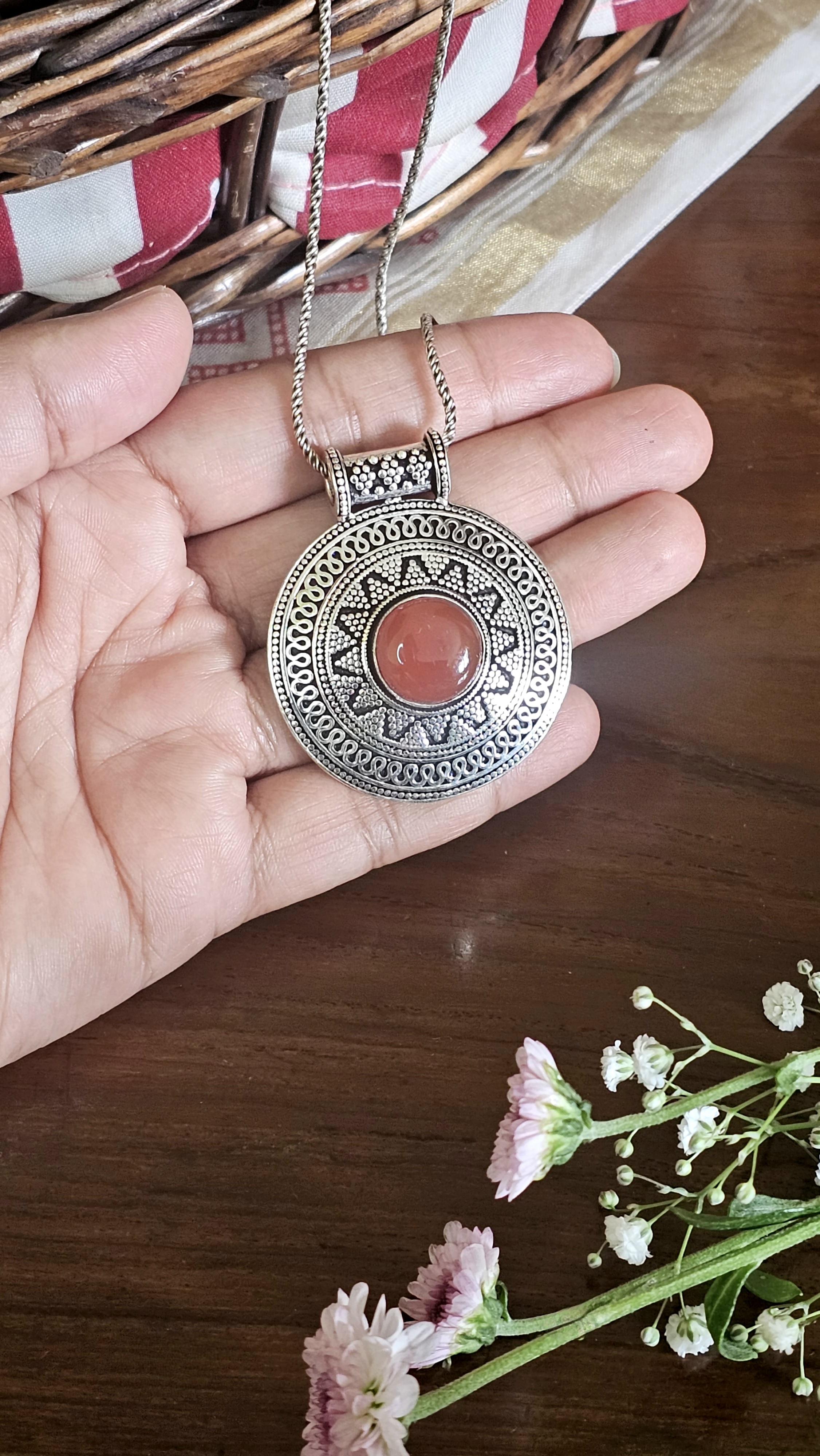 Manomaya Pendant – Jaipur Edit