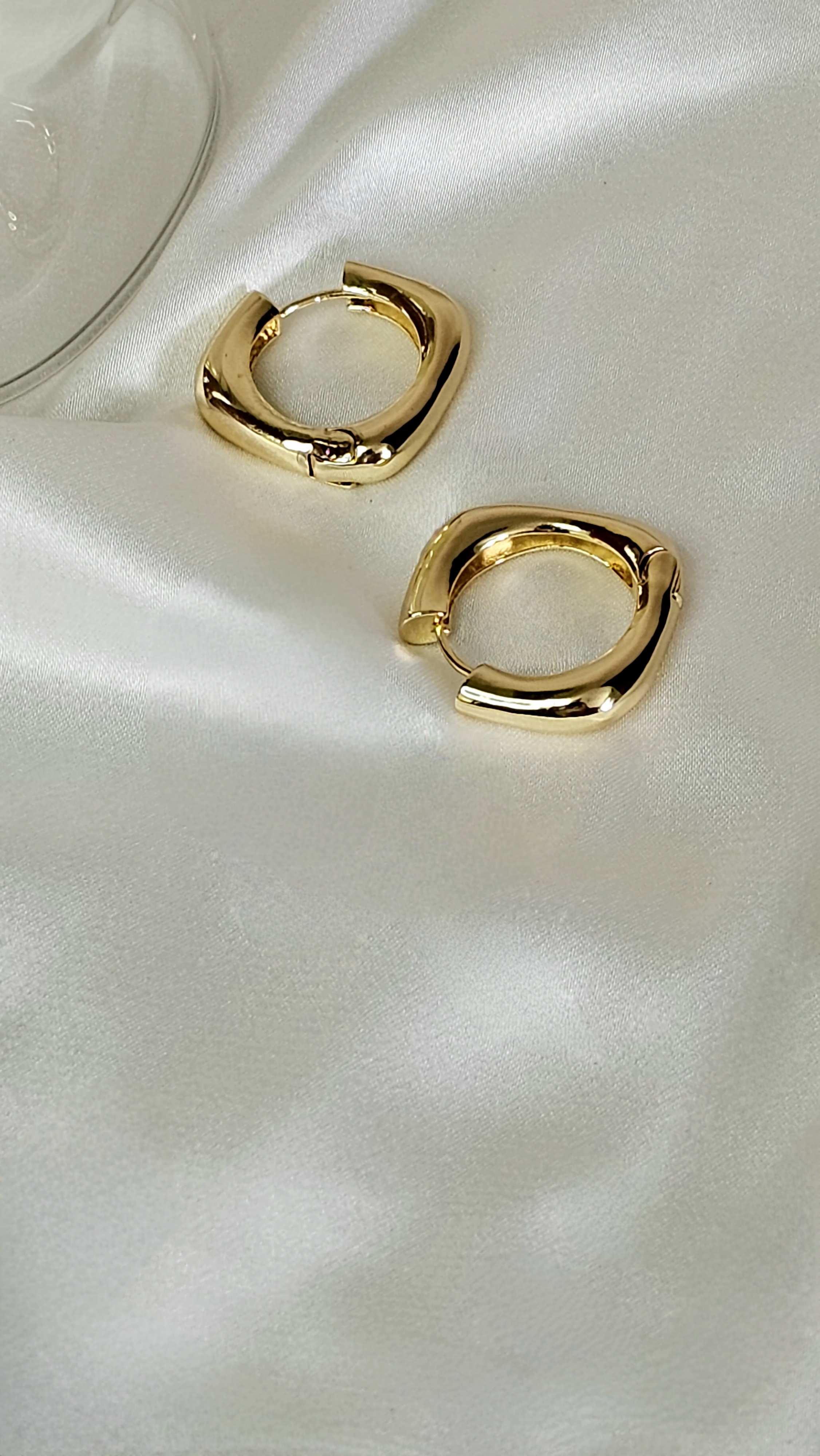 Rhombi Hoops