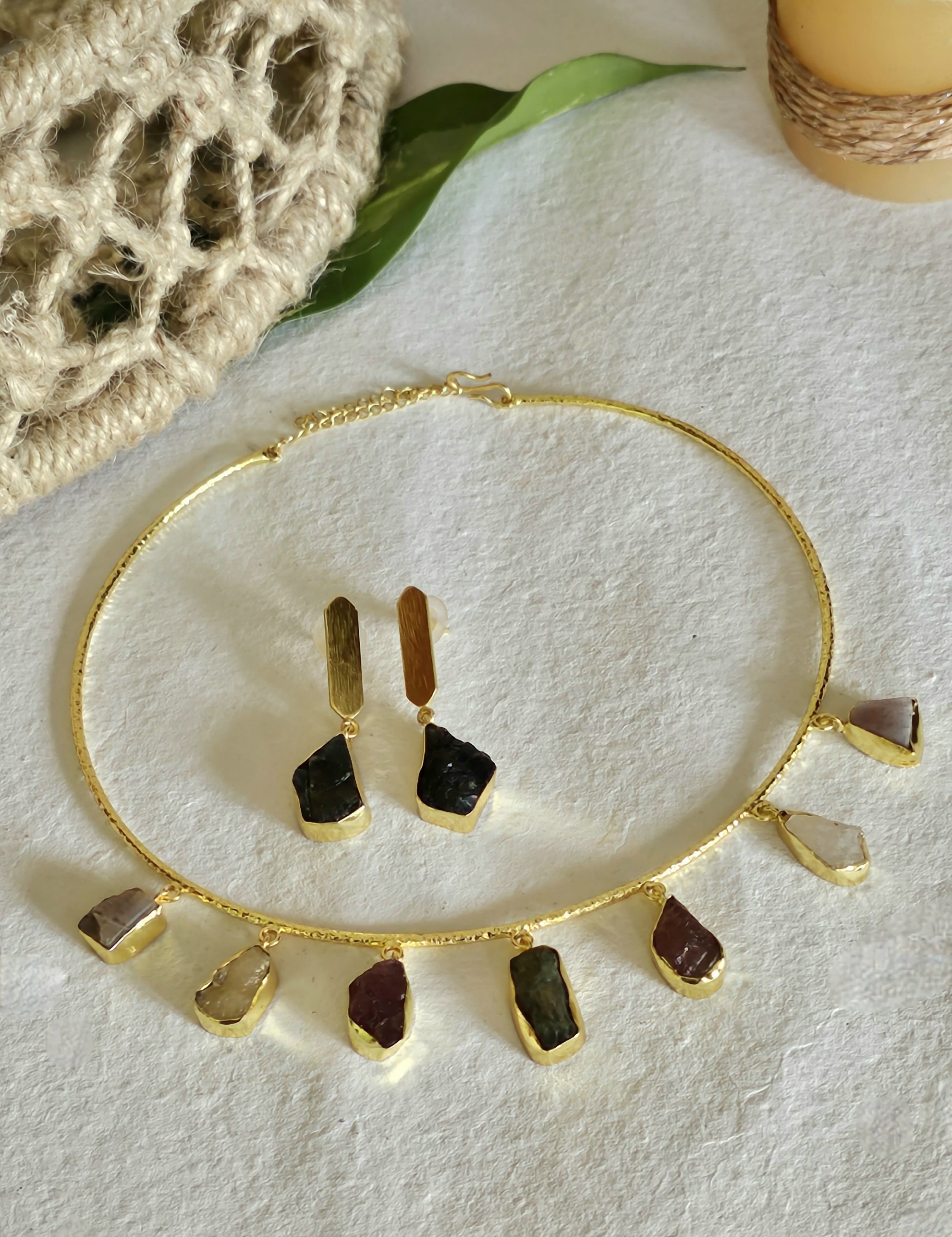 Tatva Hansli Set