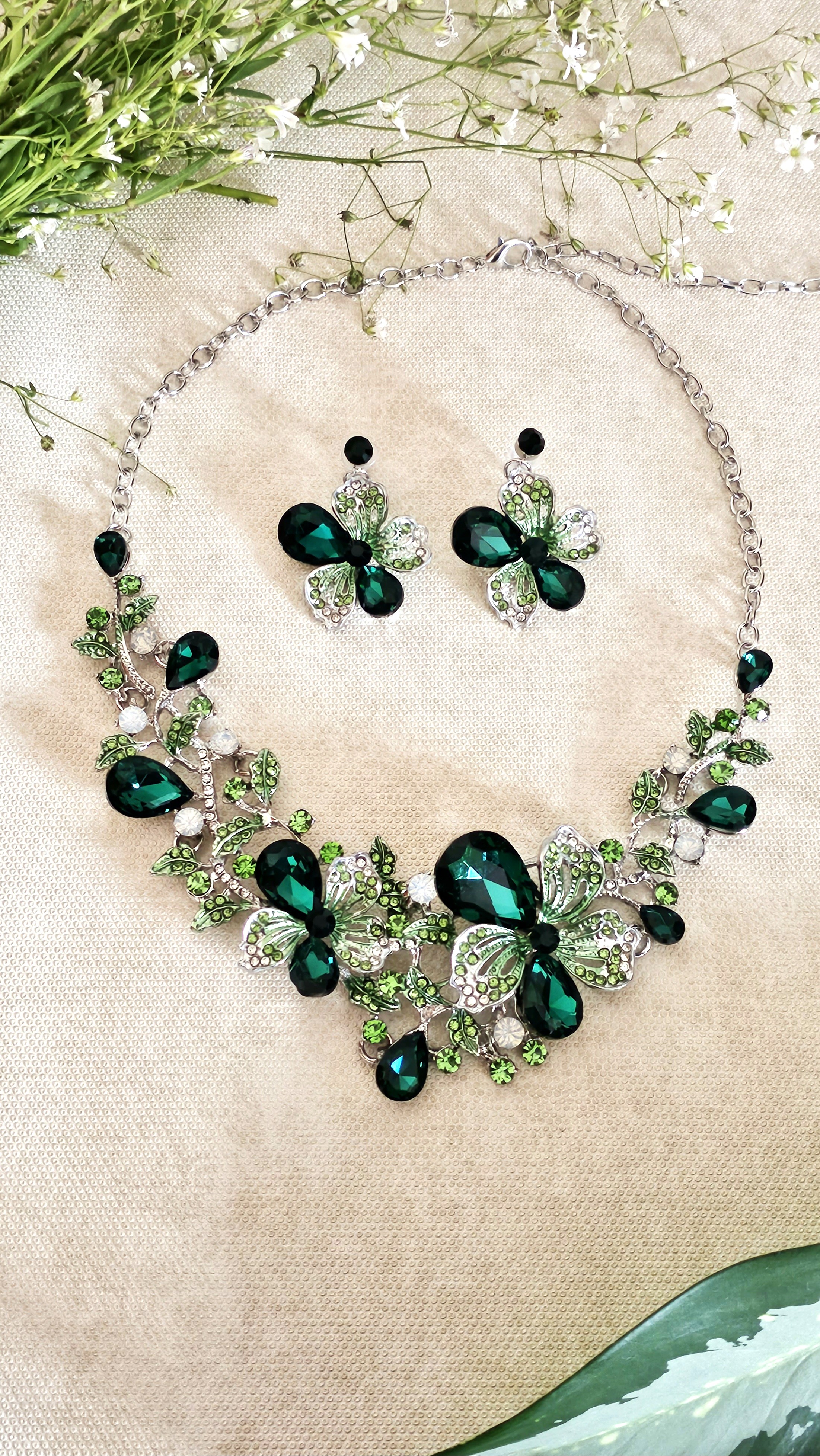 Florelle Necklace Set