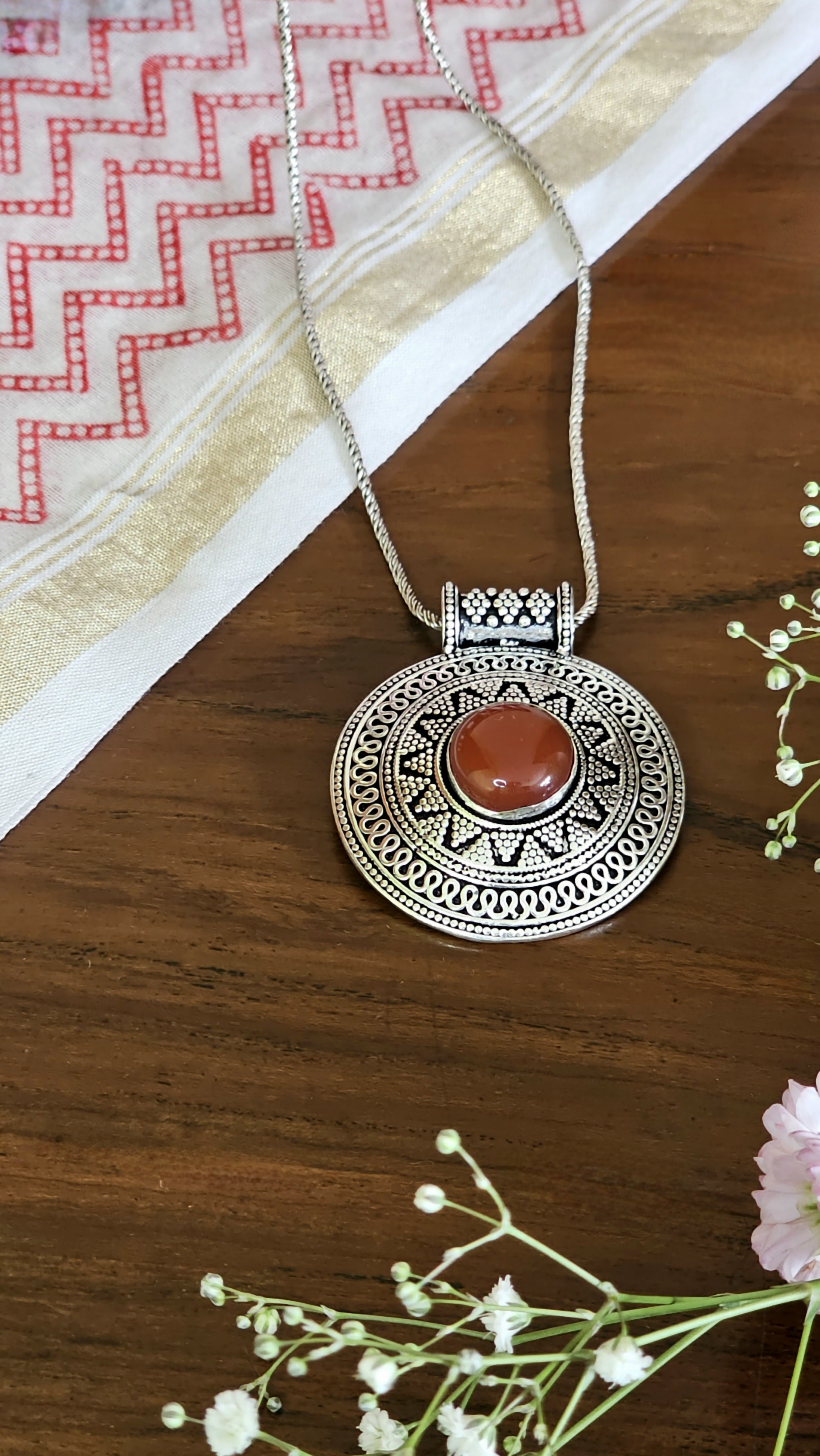 Manomaya Pendant – Jaipur Edit