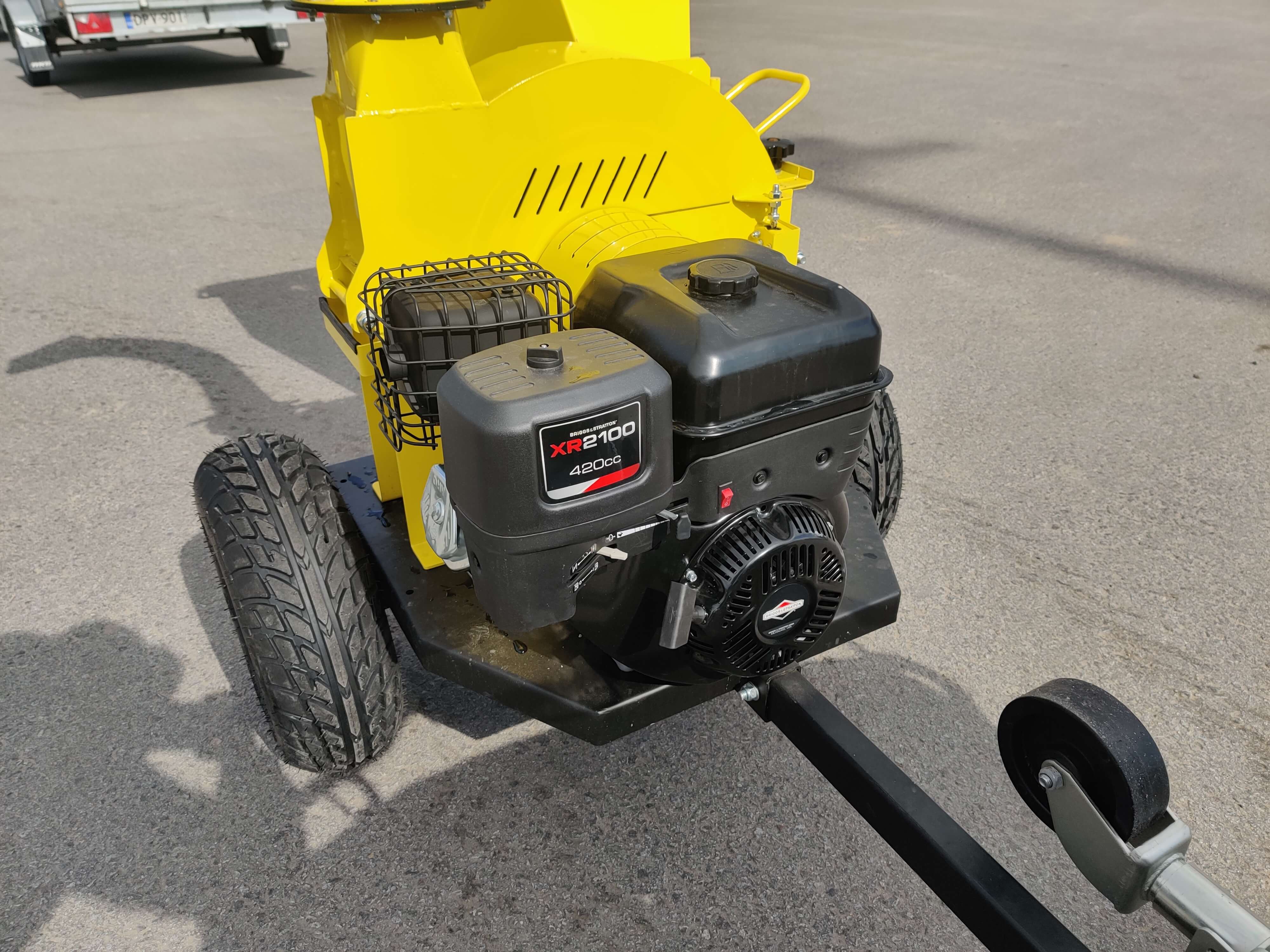 IRON BALTIC ŠAKŲ SMULKINTUVAS WOOD CHIPPER G2