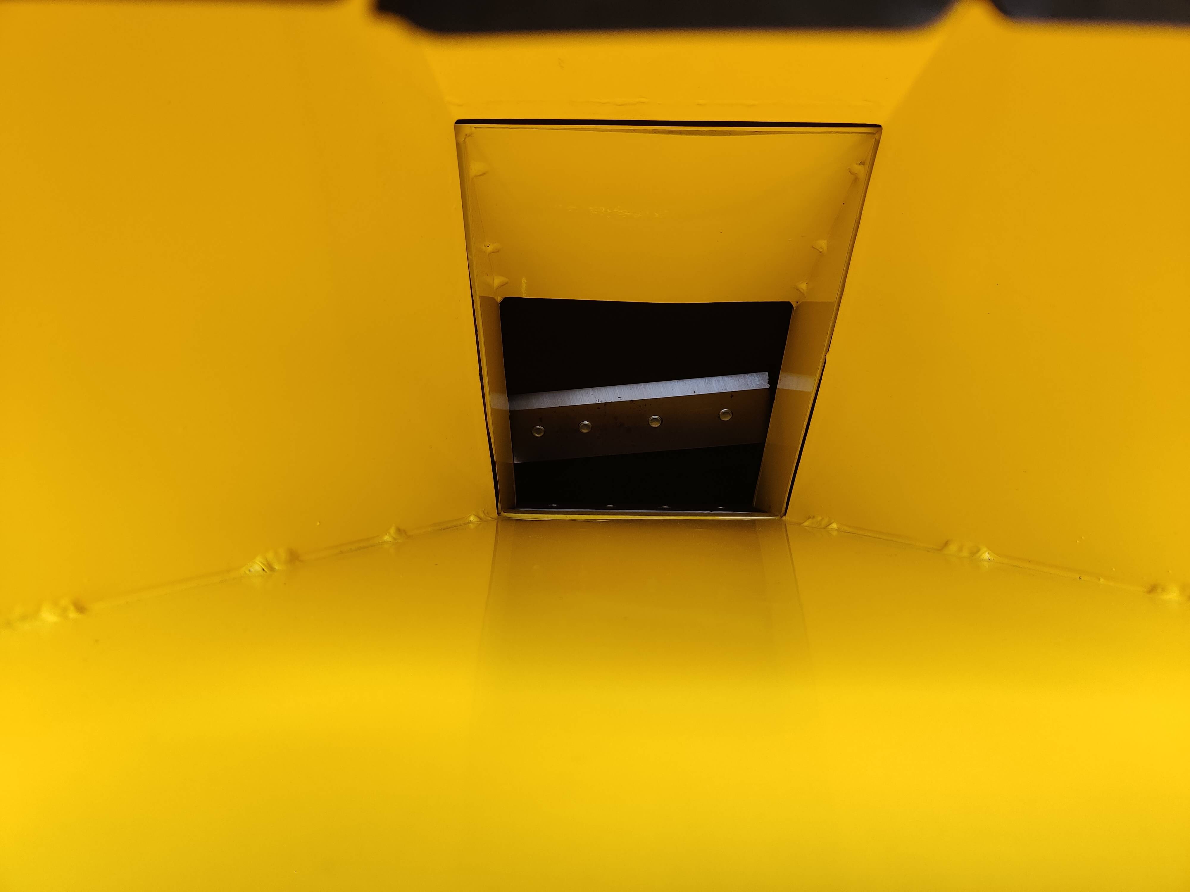 IRON BALTIC ŠAKŲ SMULKINTUVAS WOOD CHIPPER G2