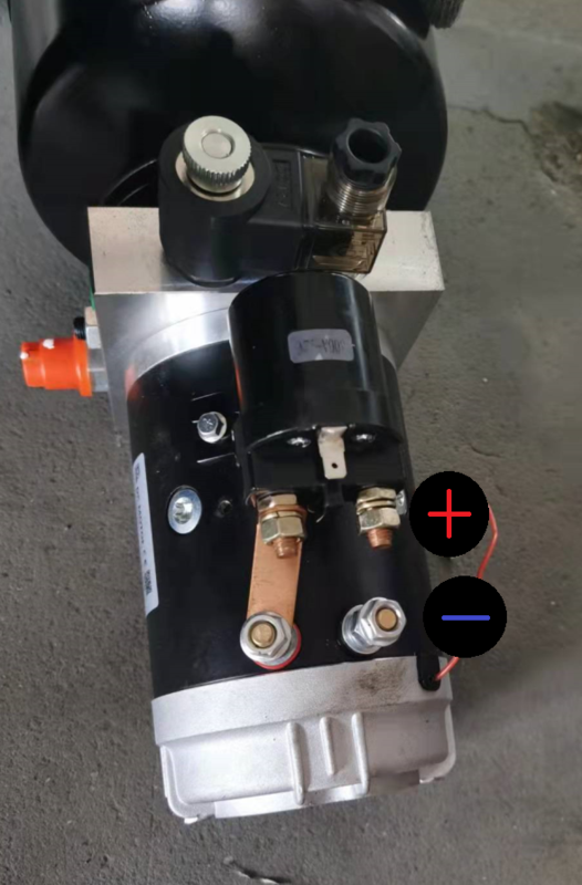 SAVIVARTĖ HIDRAULINĖ PRIEKABA