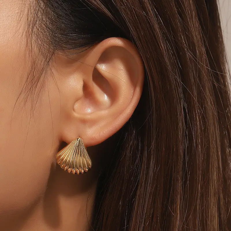 Seashell-Shaped Stud Earrings - Waterproof