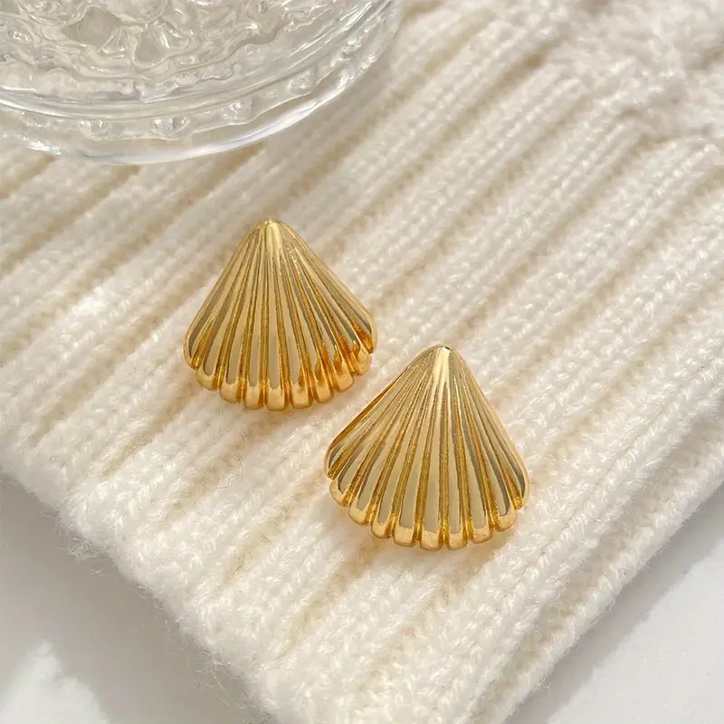 Seashell-Shaped Stud Earrings - Waterproof