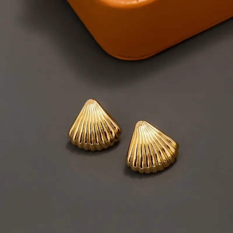Seashell-Shaped Stud Earrings - Waterproof