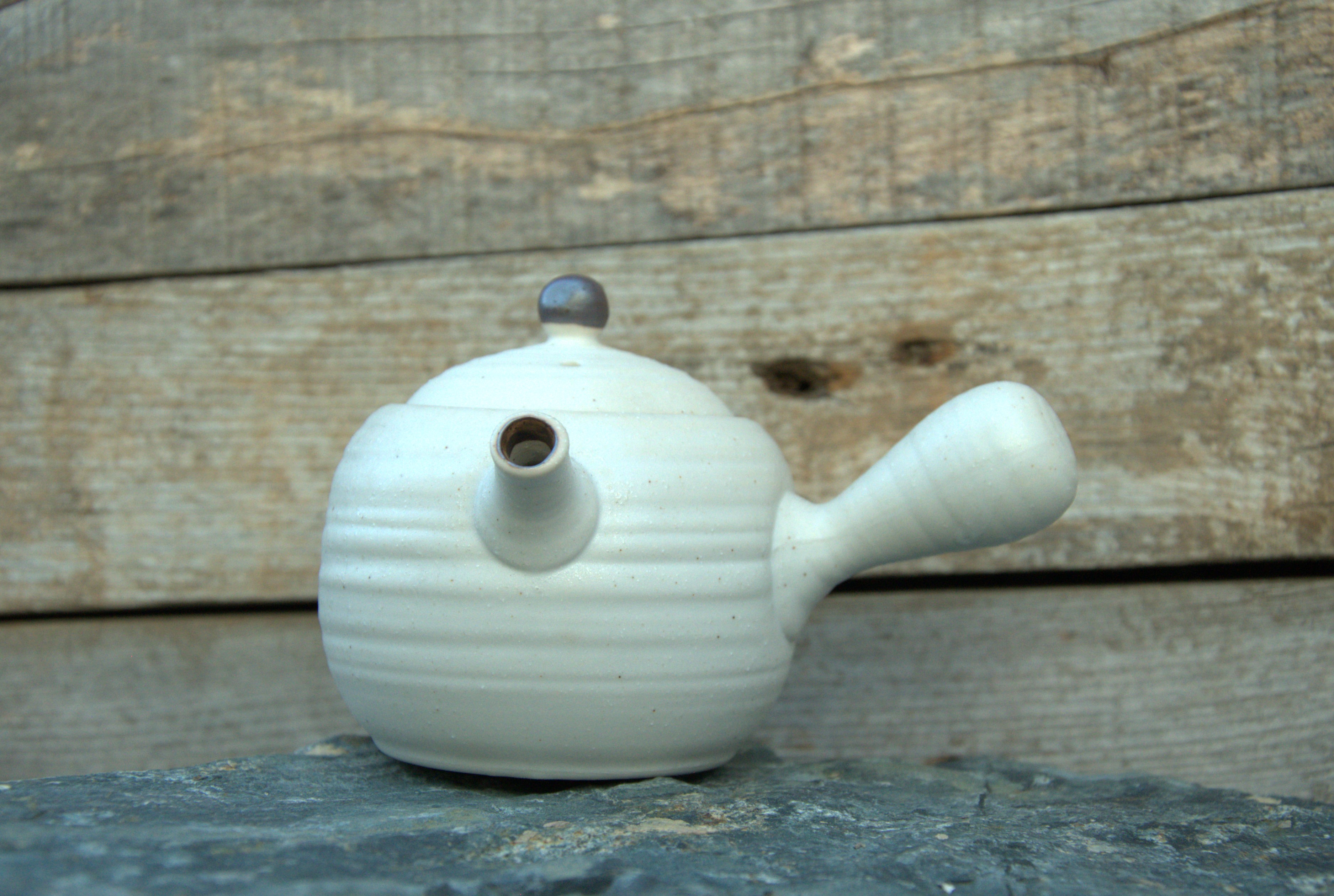 Japanese ceramic teapot, SHIROMARU, White