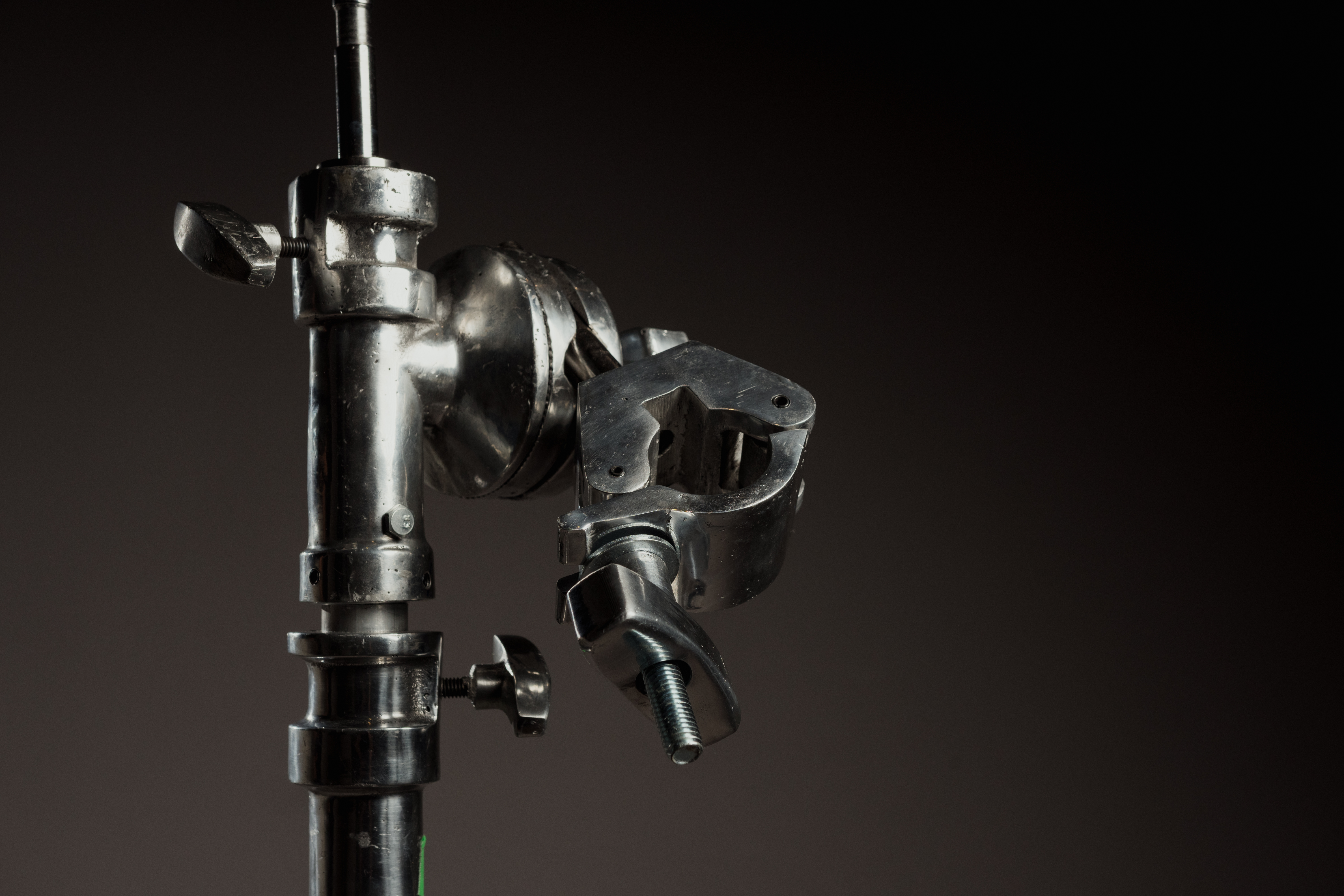 HAMBURGESA CON PERNO