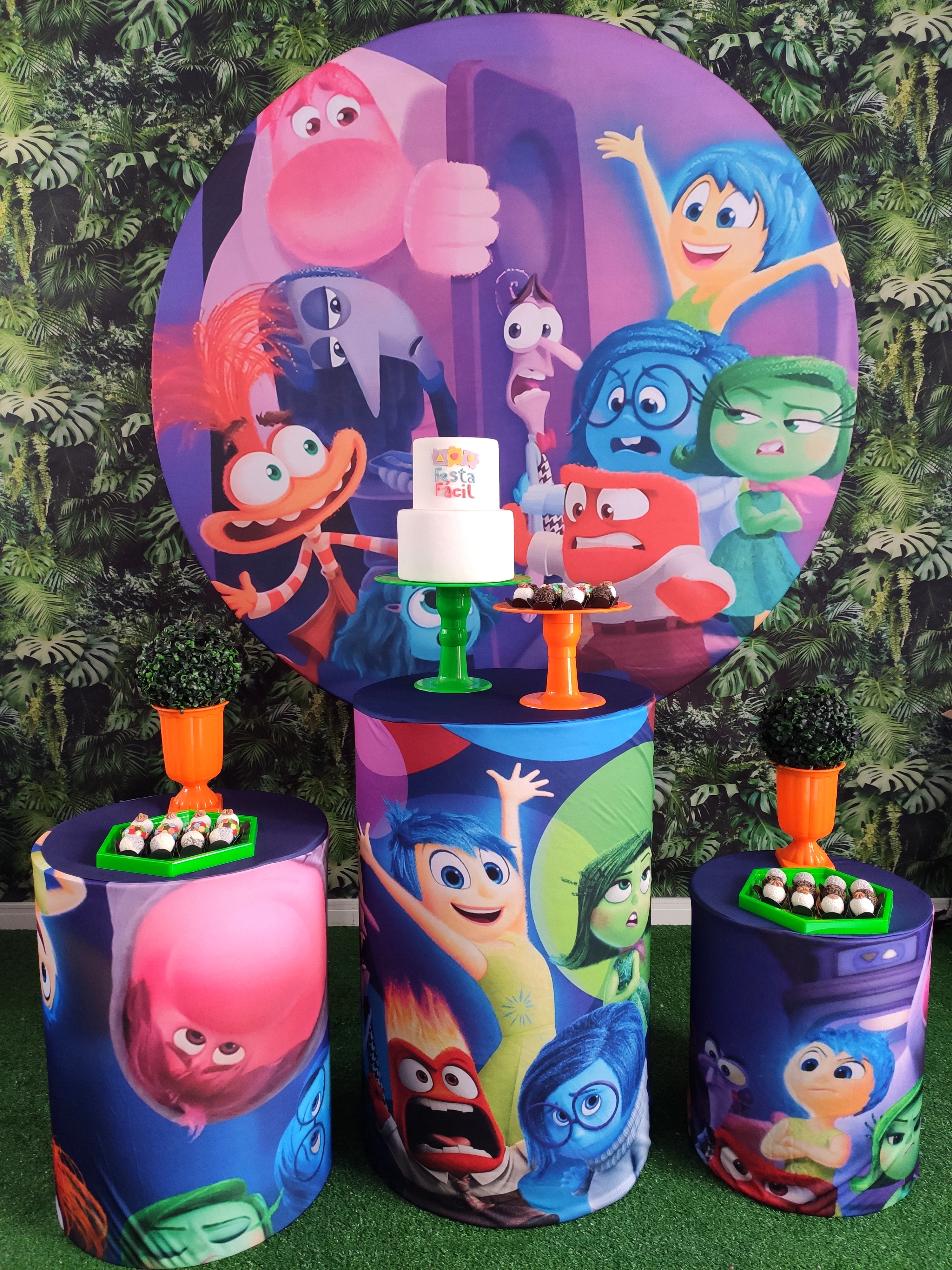 Decoração de Festa Divertida Mente