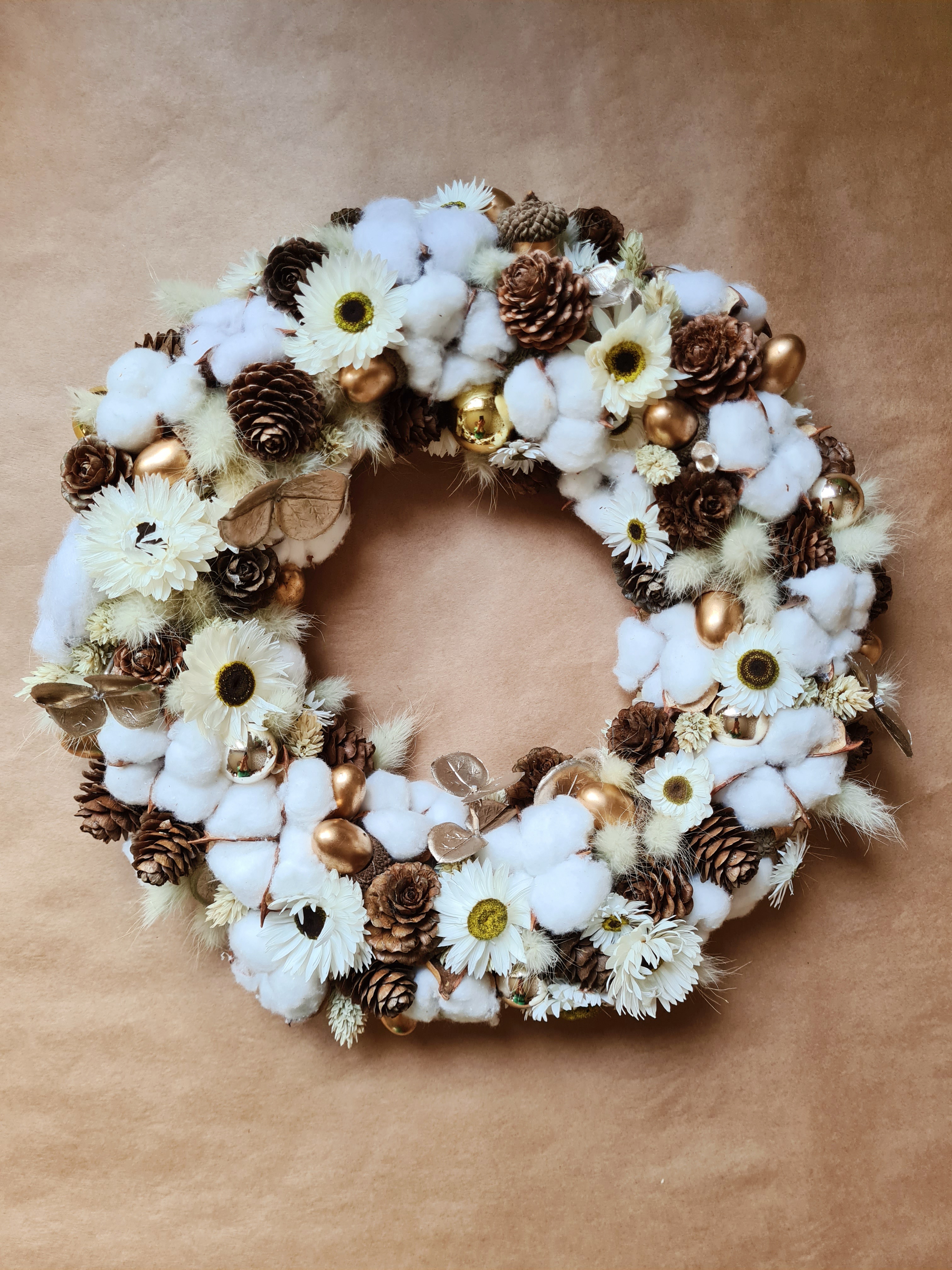 Sauso ziedu durvju vainags