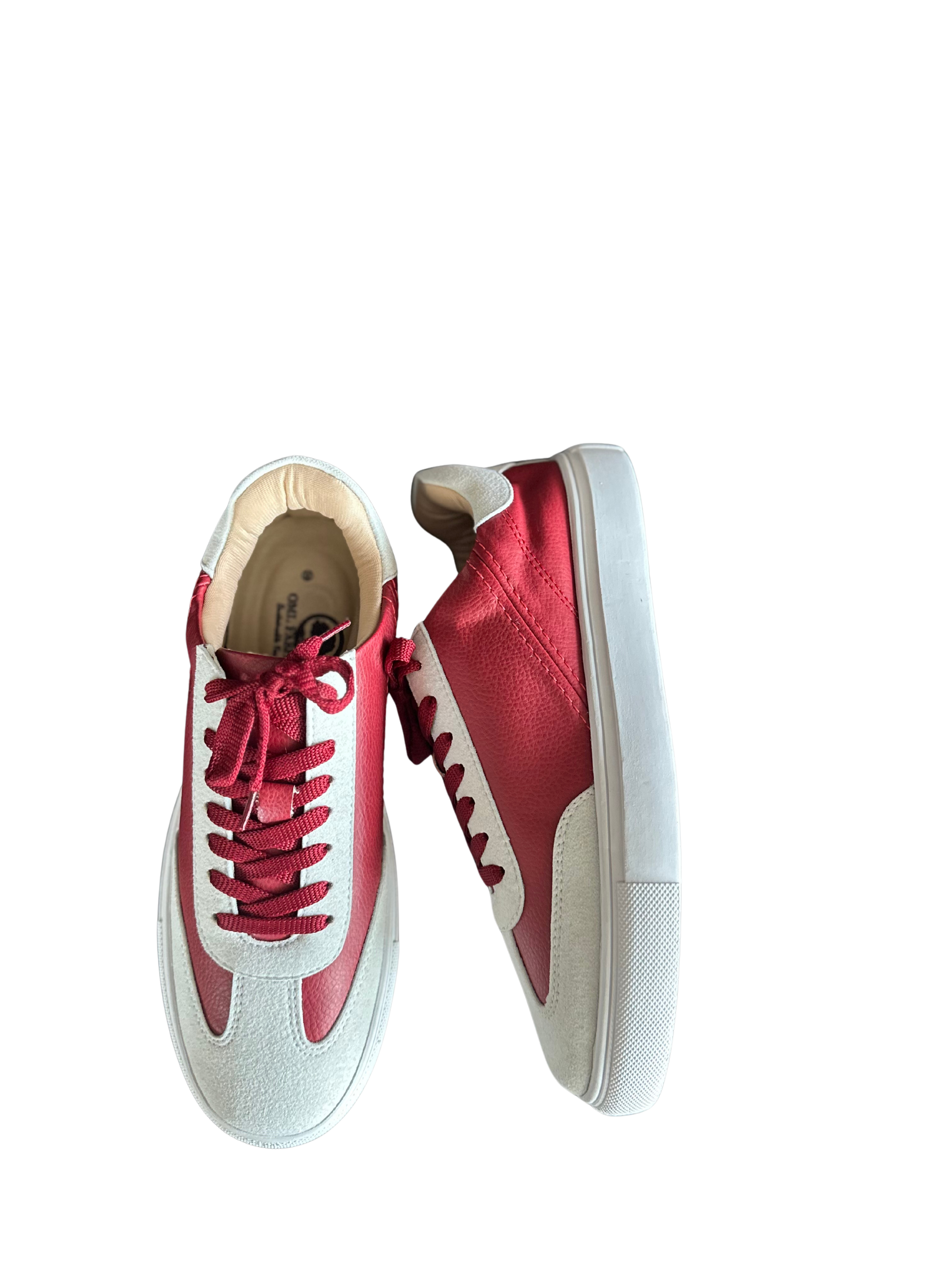 First Class Sneakers 