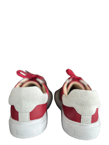 First Class Sneakers 