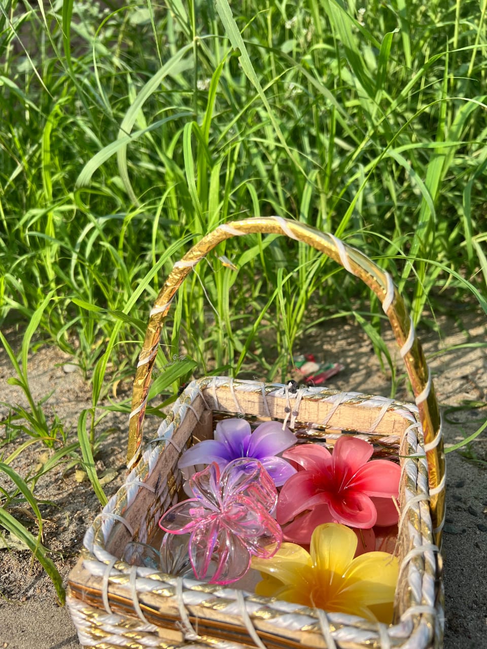 Floral claw catchers 