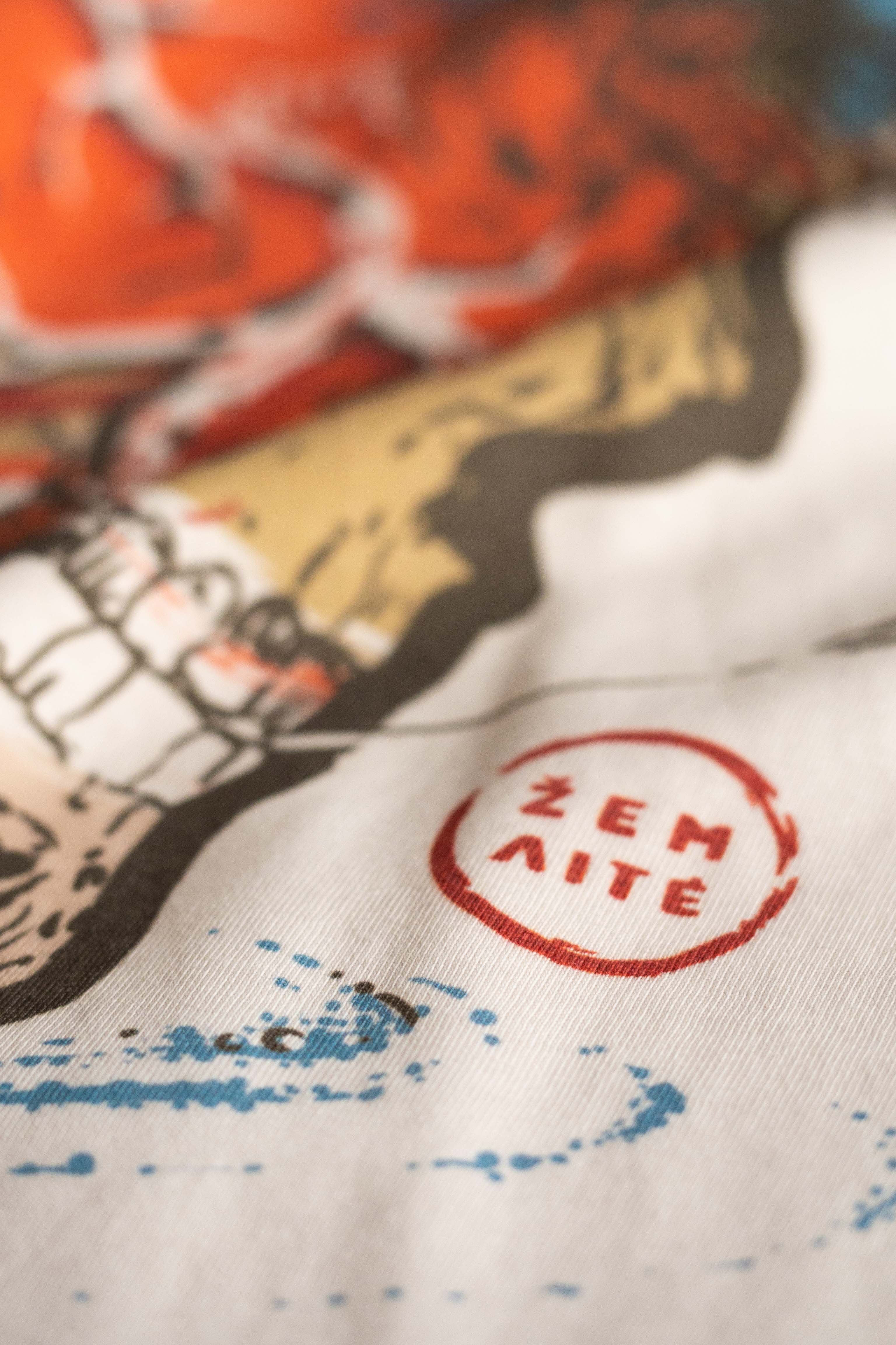 Klasikiniai Unisex marškinėliai "Living a full life"