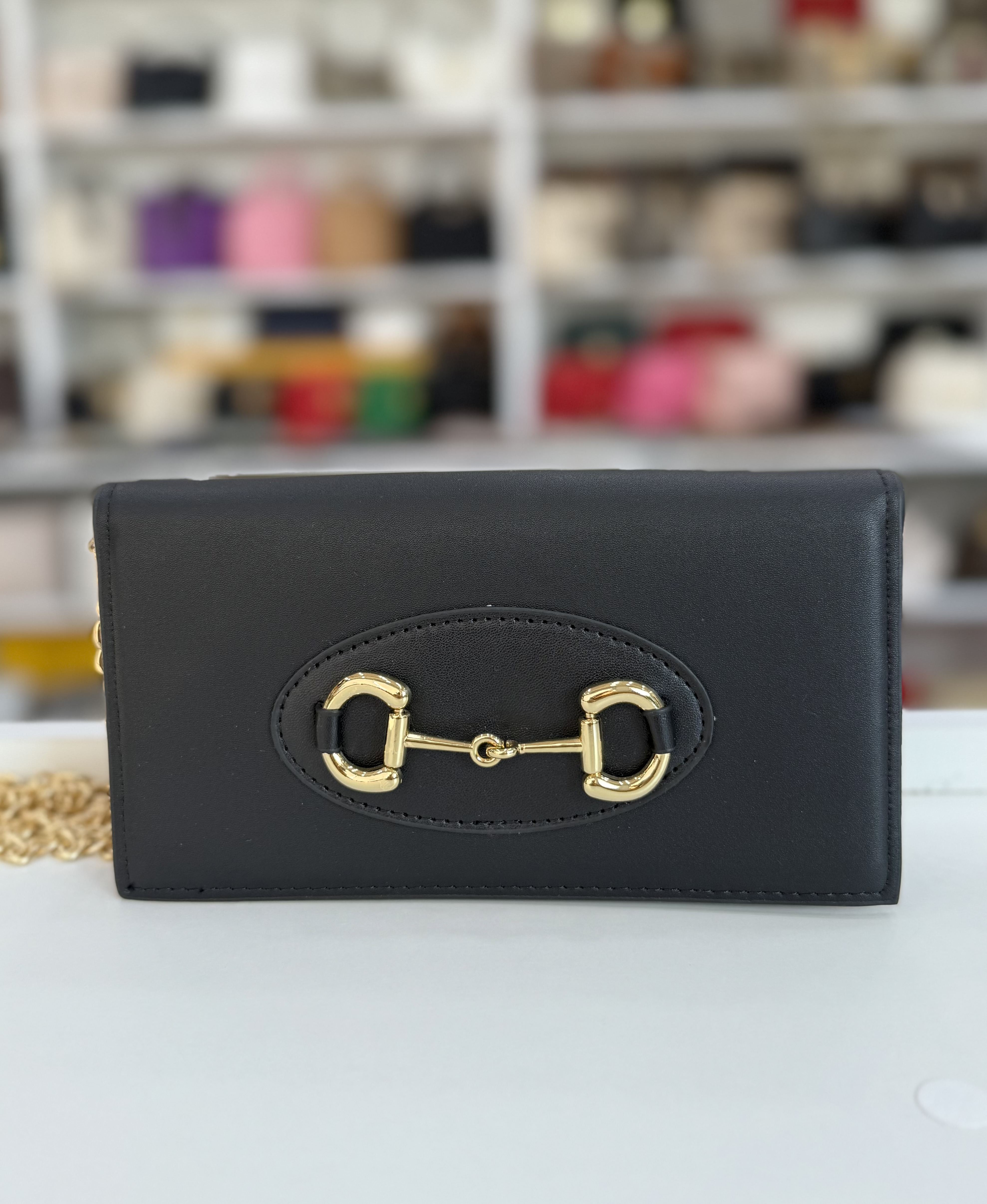 Çantë e vogël dhe klasike!