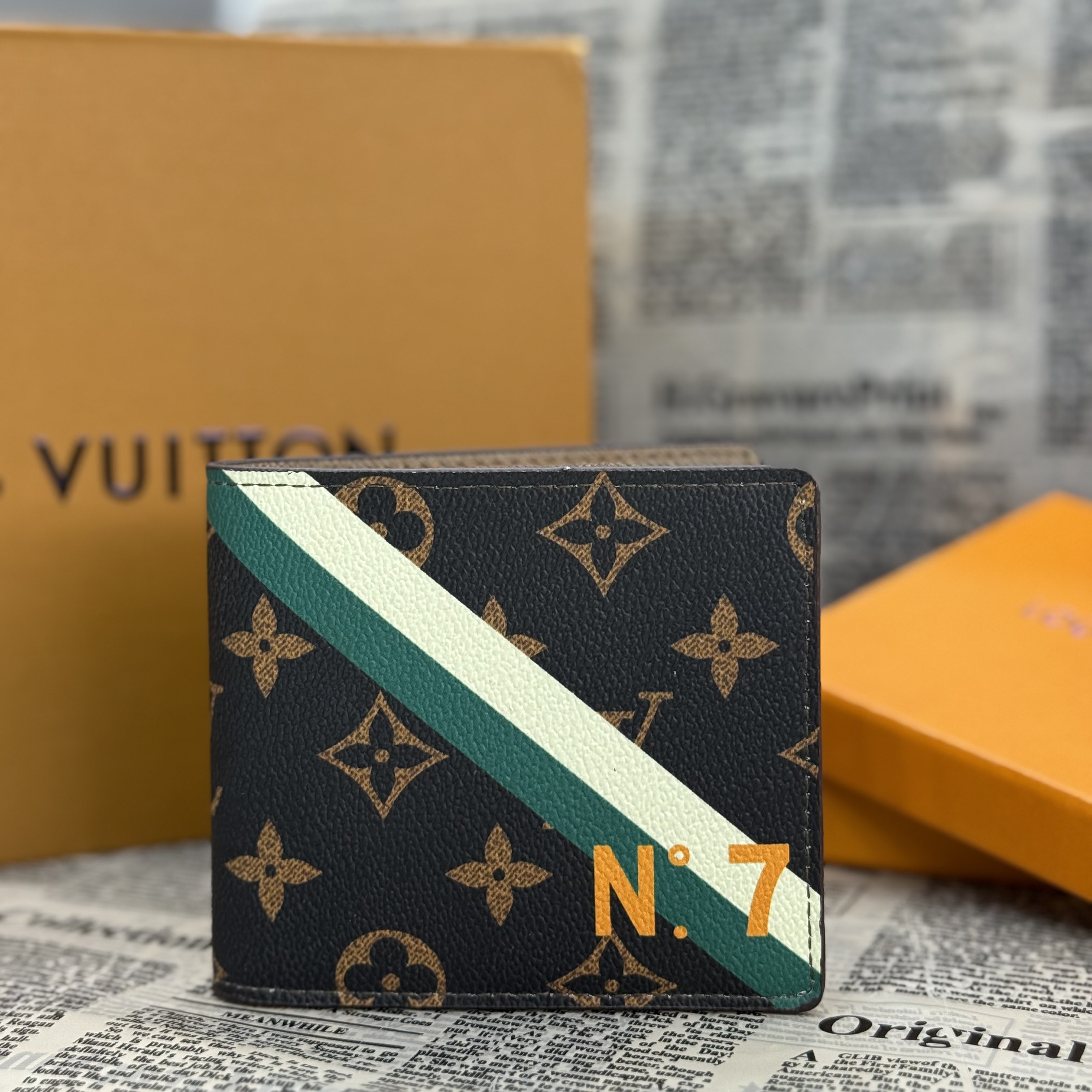 LOUIS VUITTON Wallet for Men