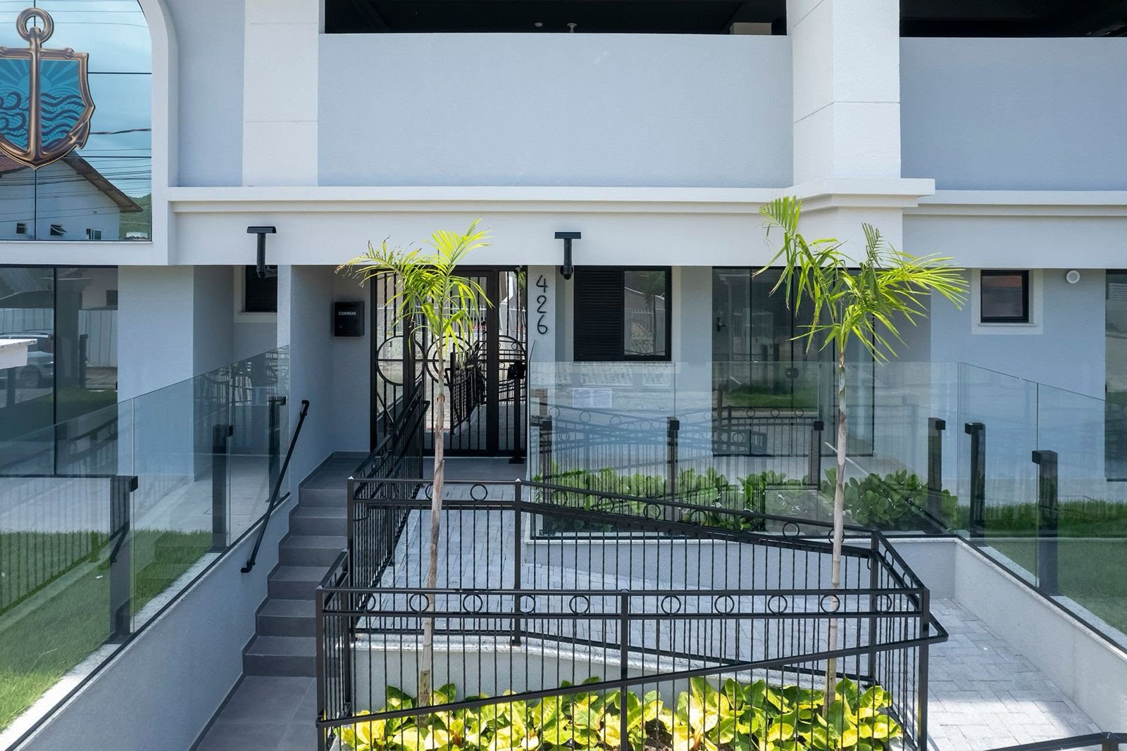 Apartamento 2 quartos sendo 1 suíte em Canto Grande