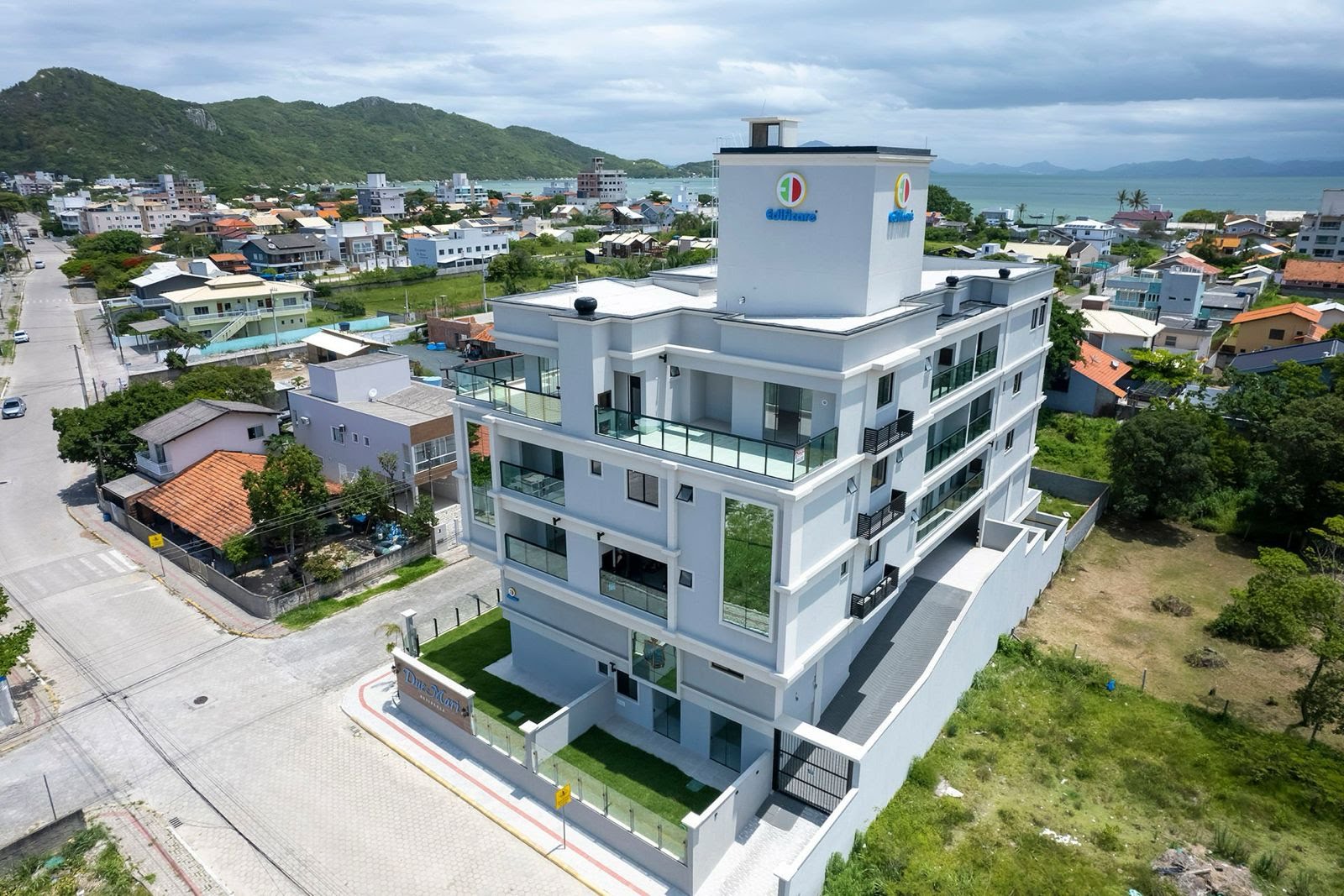 Apartamento 2 quartos sendo 1 suíte em Canto Grande