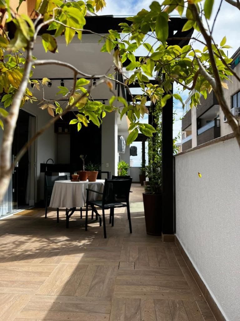 Apartamento bem mobiliado com 3 quartos no Centro Bombinhas