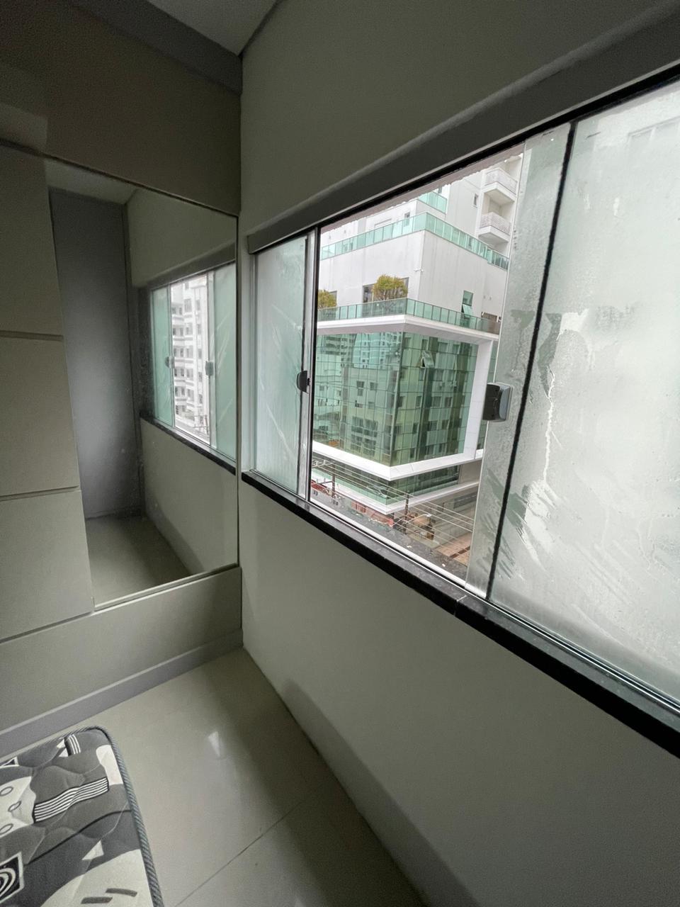 Apartamento 100 Metros Praia Central no Edifício Byblos em Balneário Camboriú!