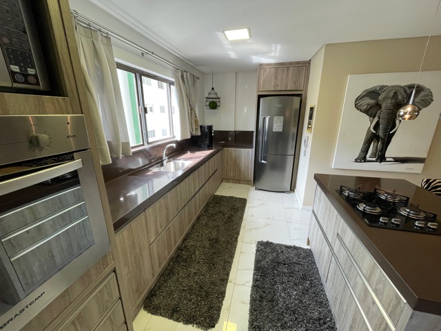 Apartamento á 100 Metros da Praia no Edificio Boston em Balneário Camboriú/SC