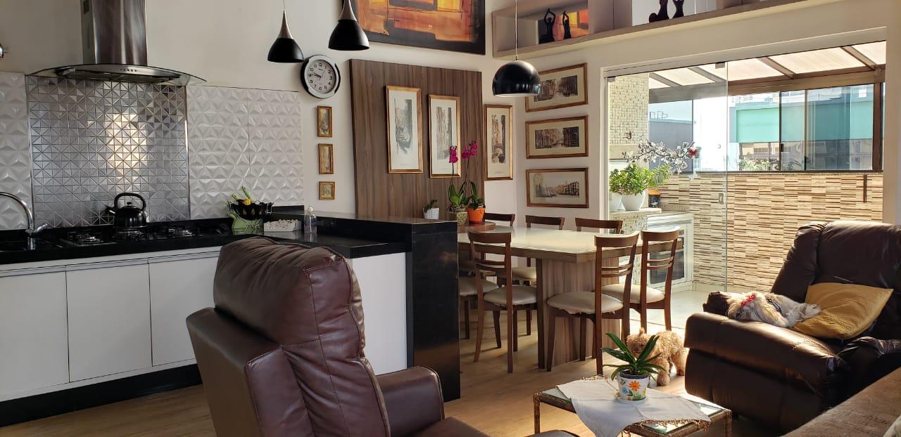 Cobertura á 150 metros da Praia no Edifício Golden Gate em Balneário Camboriú/SC