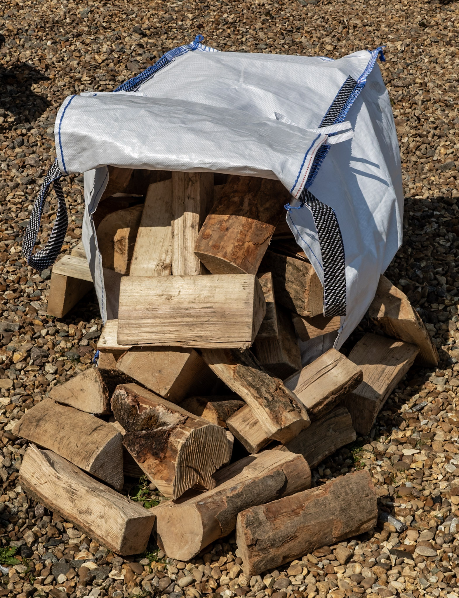 Premium Kiln-Dried Hardwood Logs Barrow Bag 