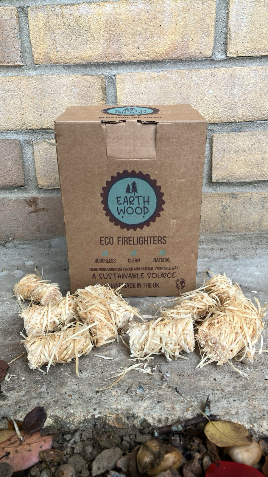 Fire Pit Bundle with Kiln-Dried Logs (Small Fire Pit)