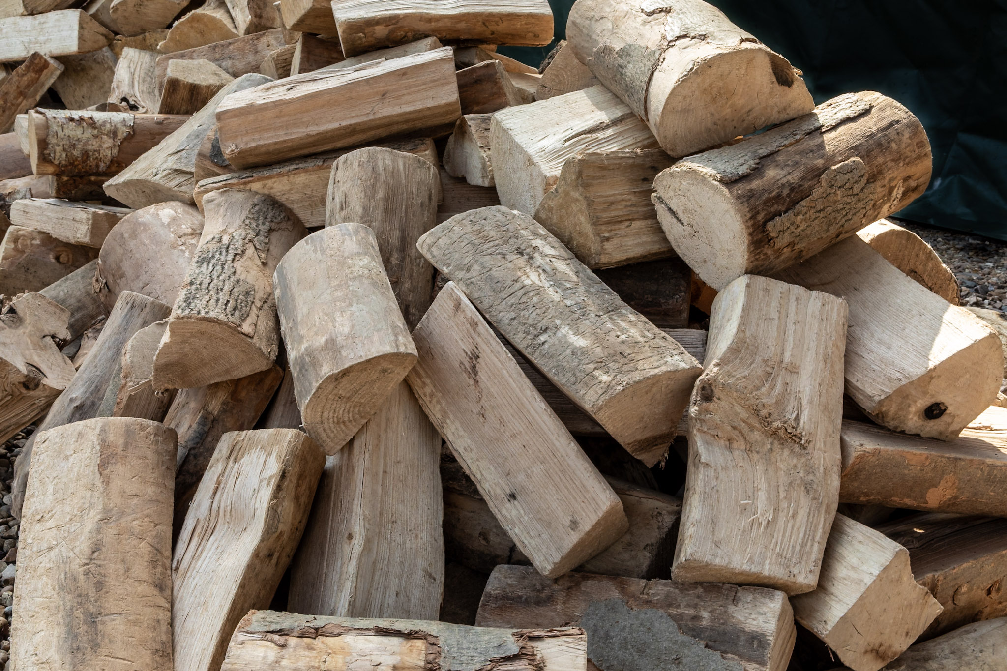 Premium Kiln-Dried Firewood Loose m3