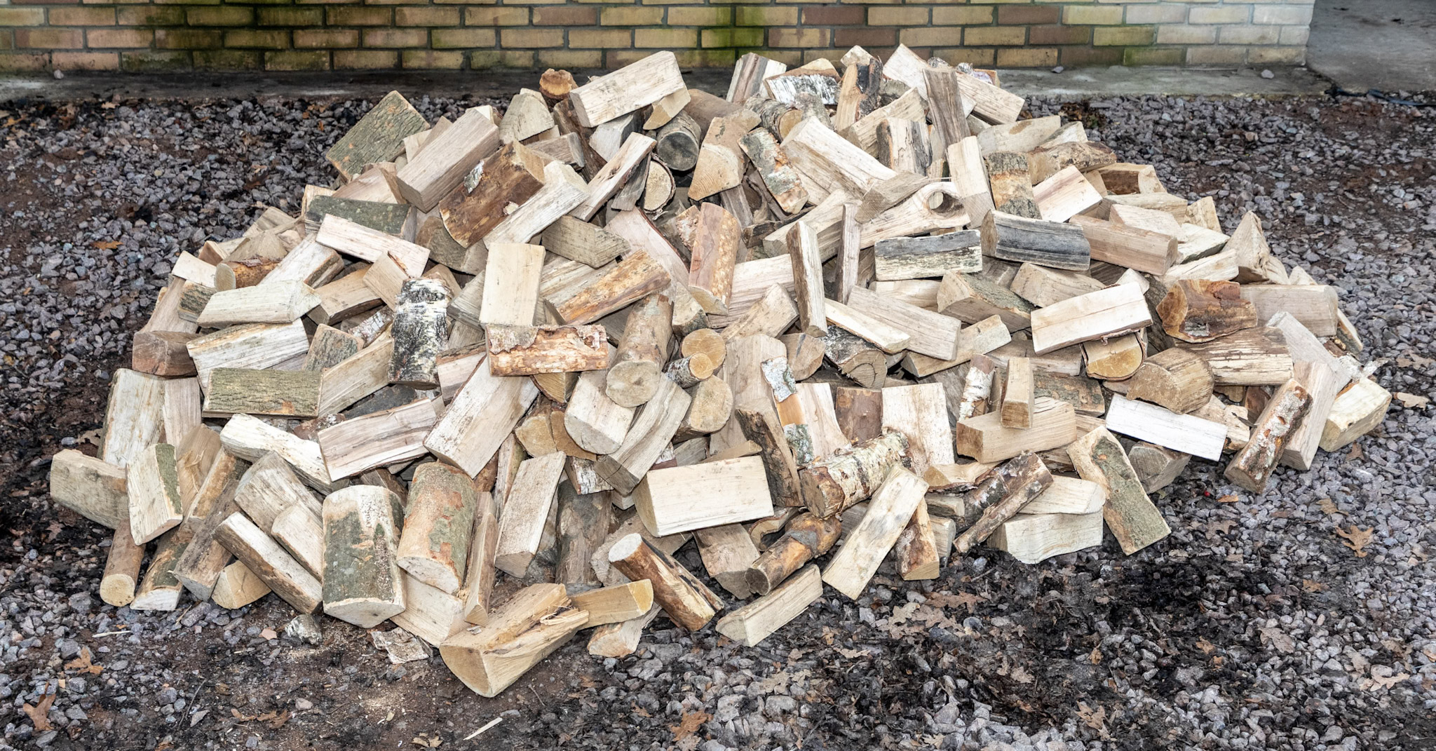 Kiln-Dried Logs 2.5 Cubic Metre Loose Load - Ready To Burn