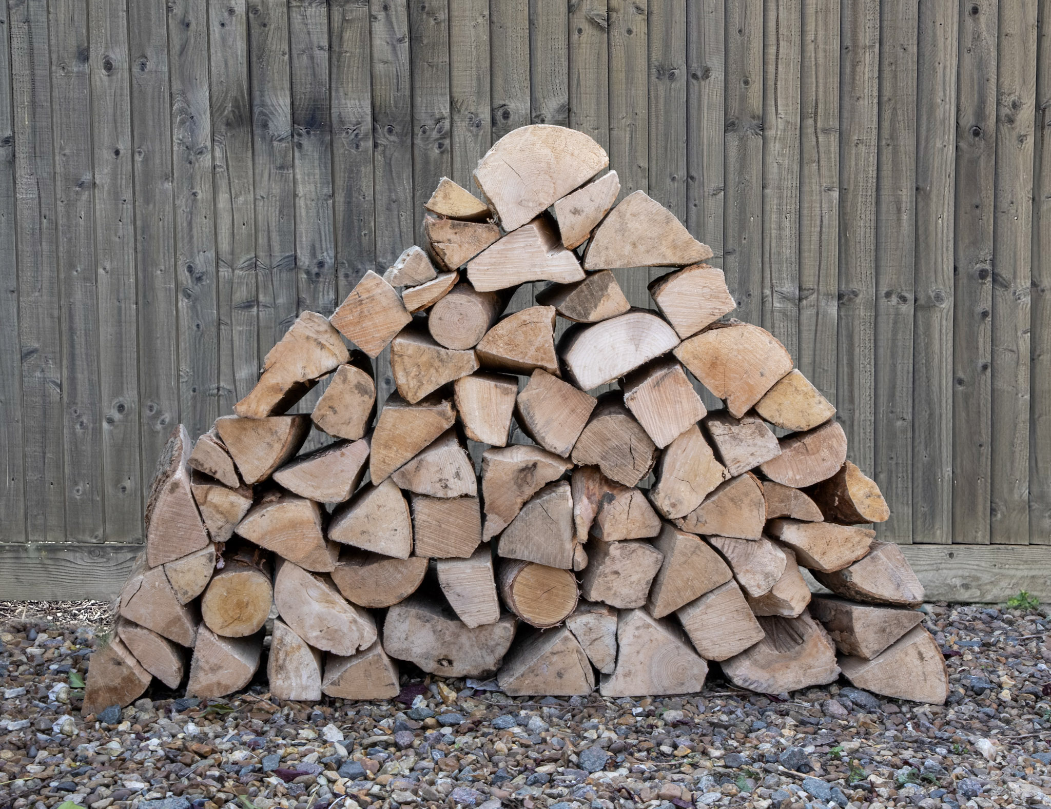 Premium Kiln-Dried Hardwood Logs Barrow Bag 