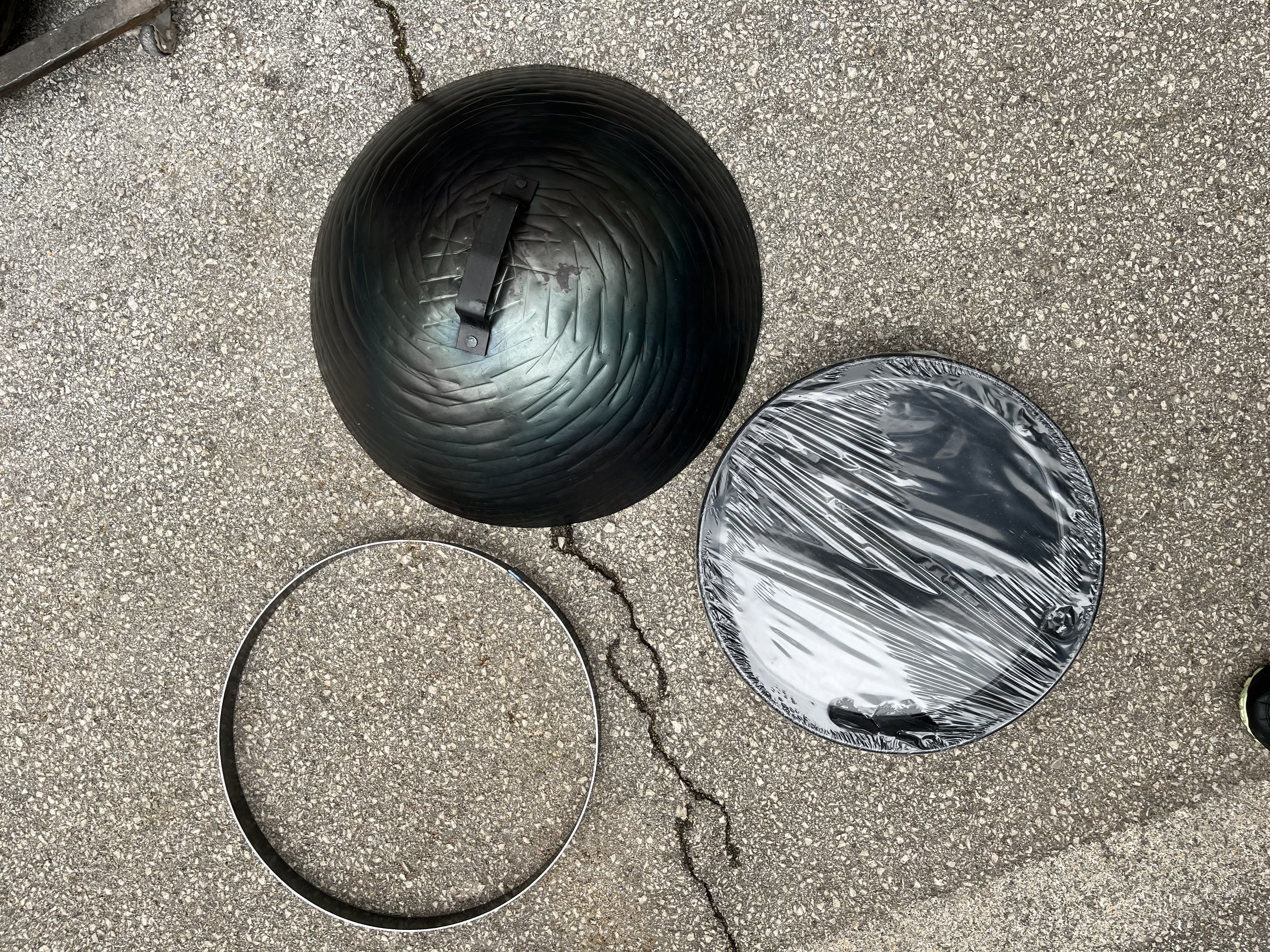 Artisanal WROUGHT IRON Peka Barbecue (included: 1 "bell" + 1 enameled dish)