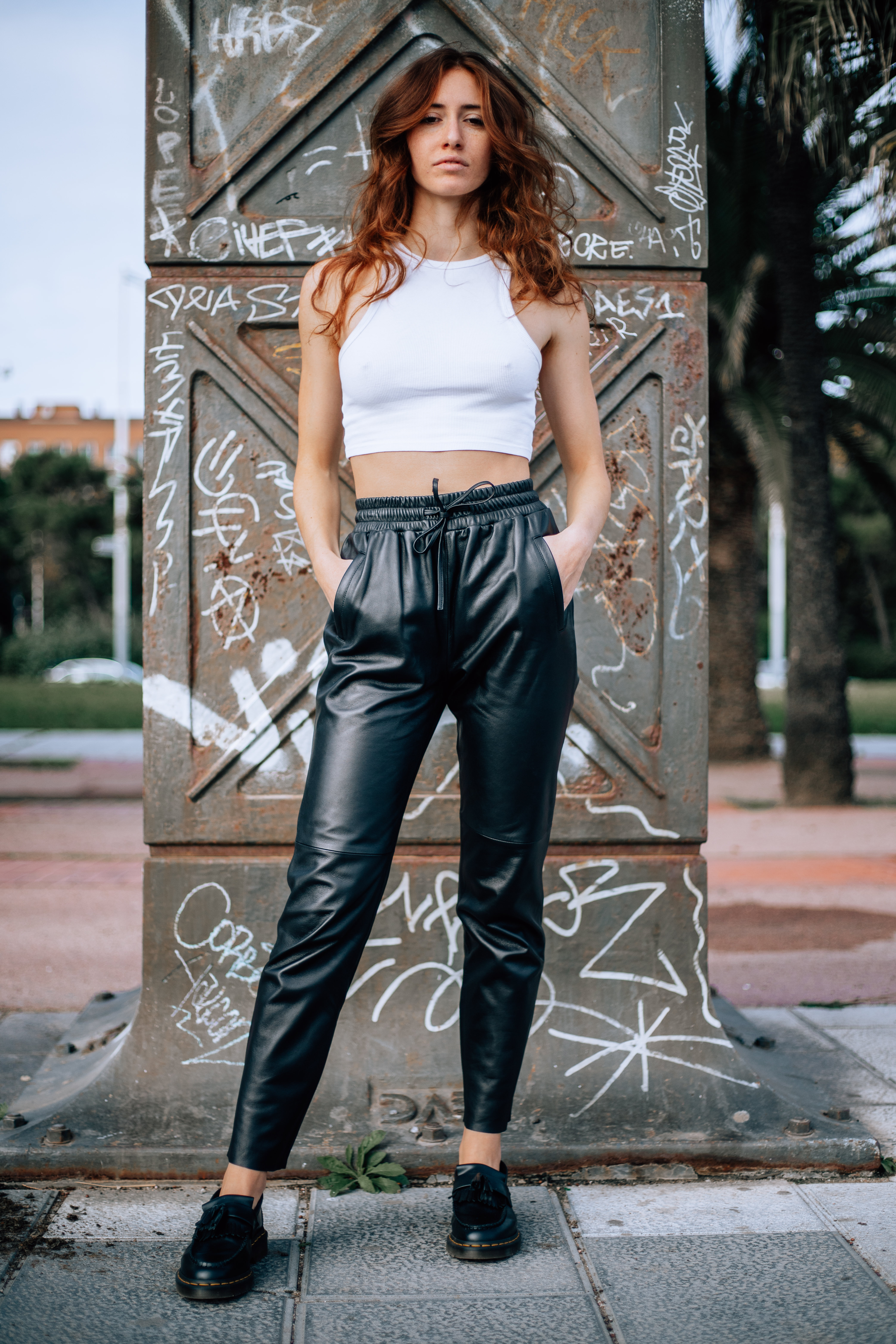 ADA -PANTALON NAPA NEGRO CINTURA ANCHA ELASTICA