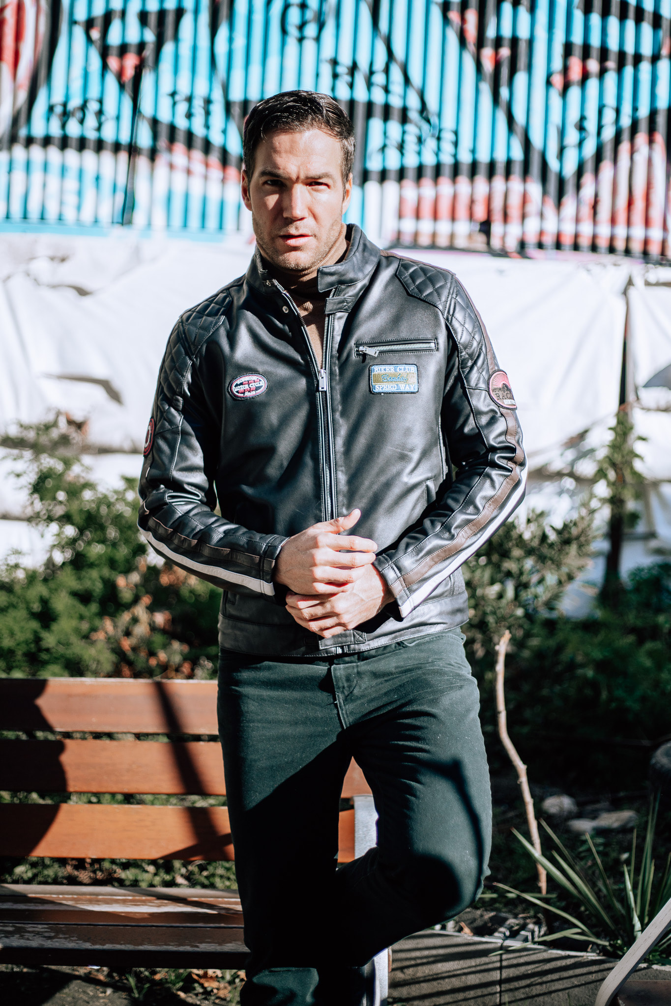 MOTERA HOMBRE CON PARCHES