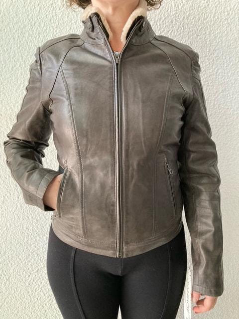 62272-CAZADORA LISA MARRON