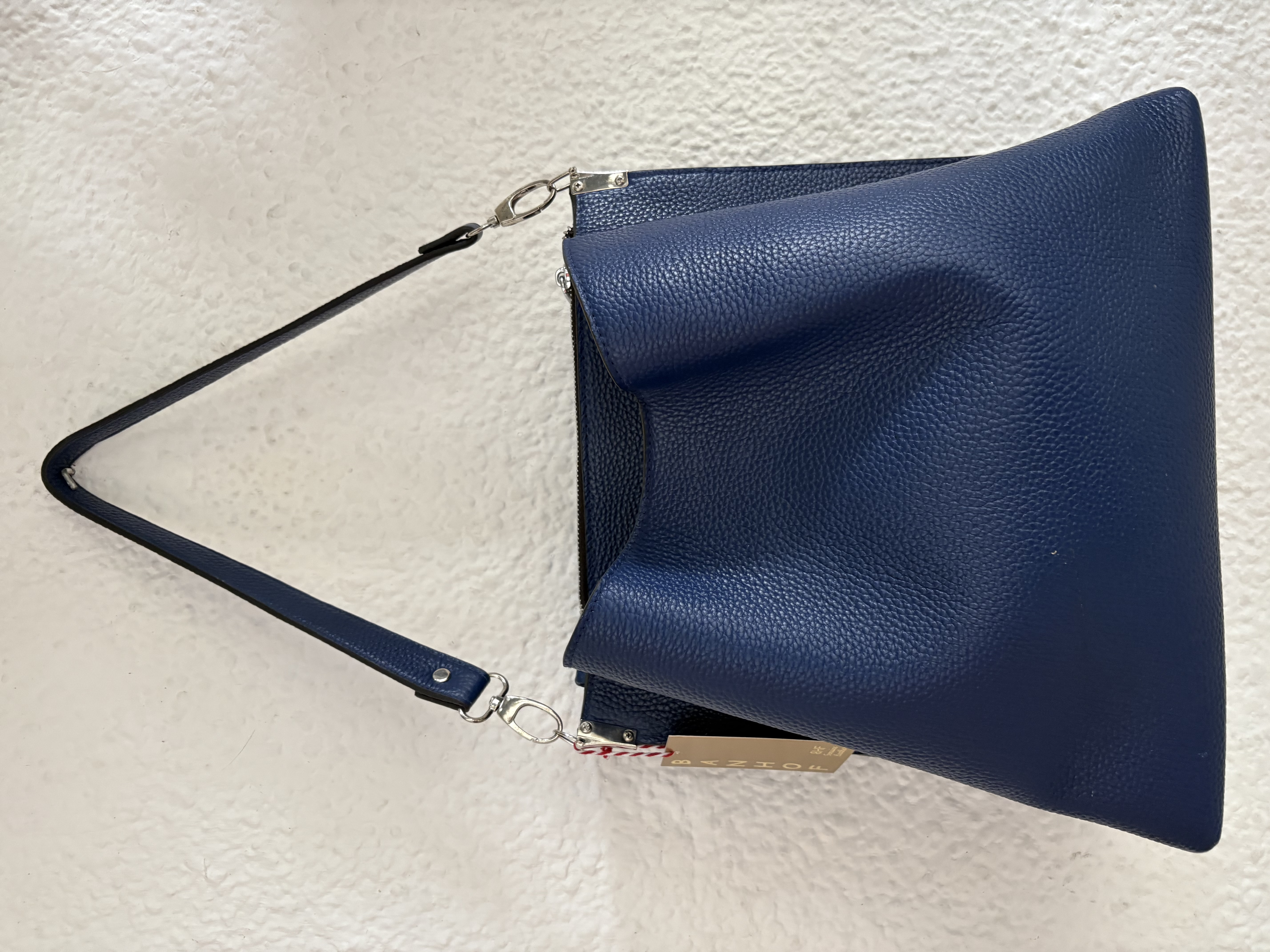 BOLSO CHARLESTON CON AUTOMATICOS Y CREMALLERA CENTRAL 2409