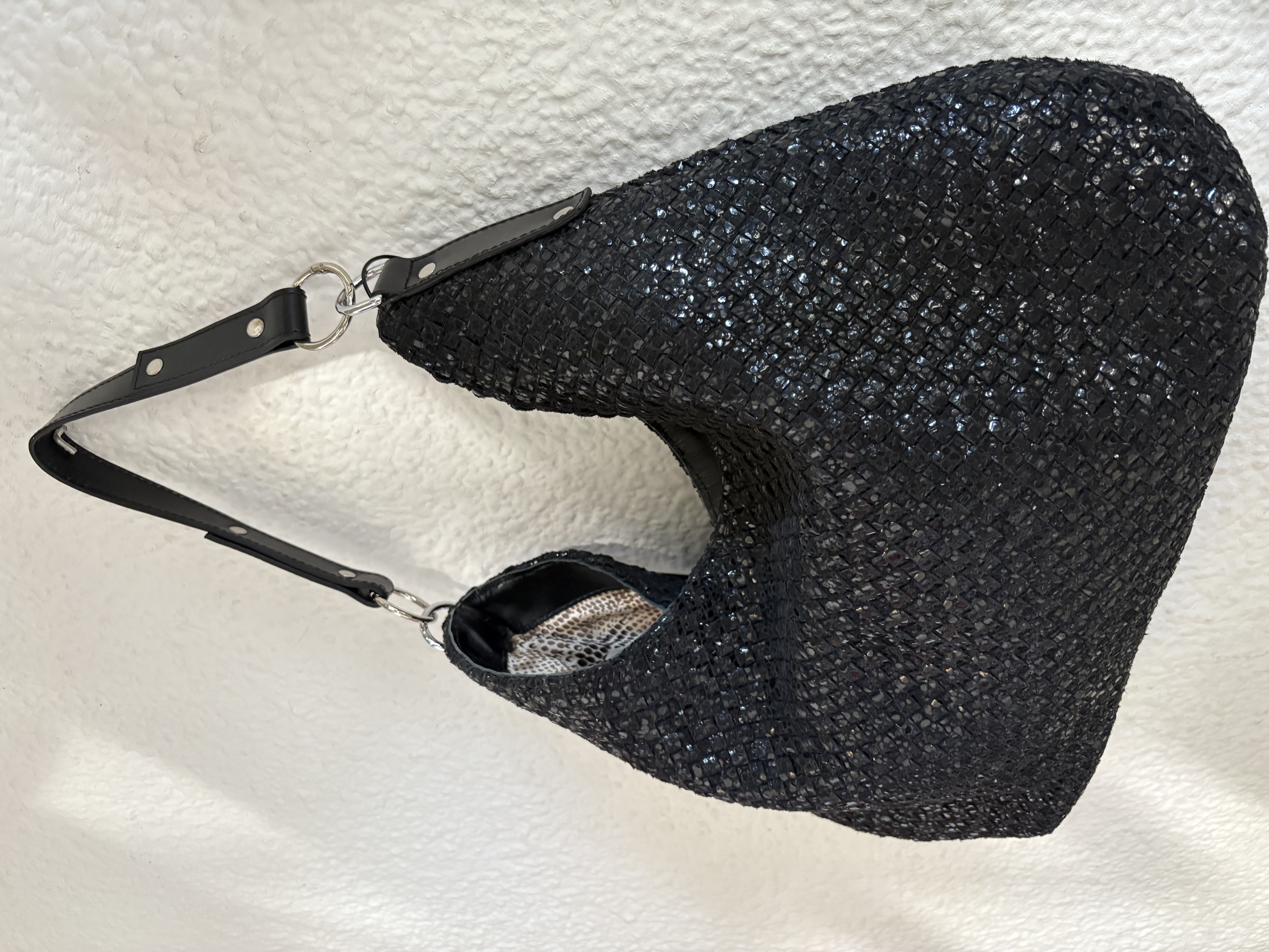 B2412N Bolso negro tejido