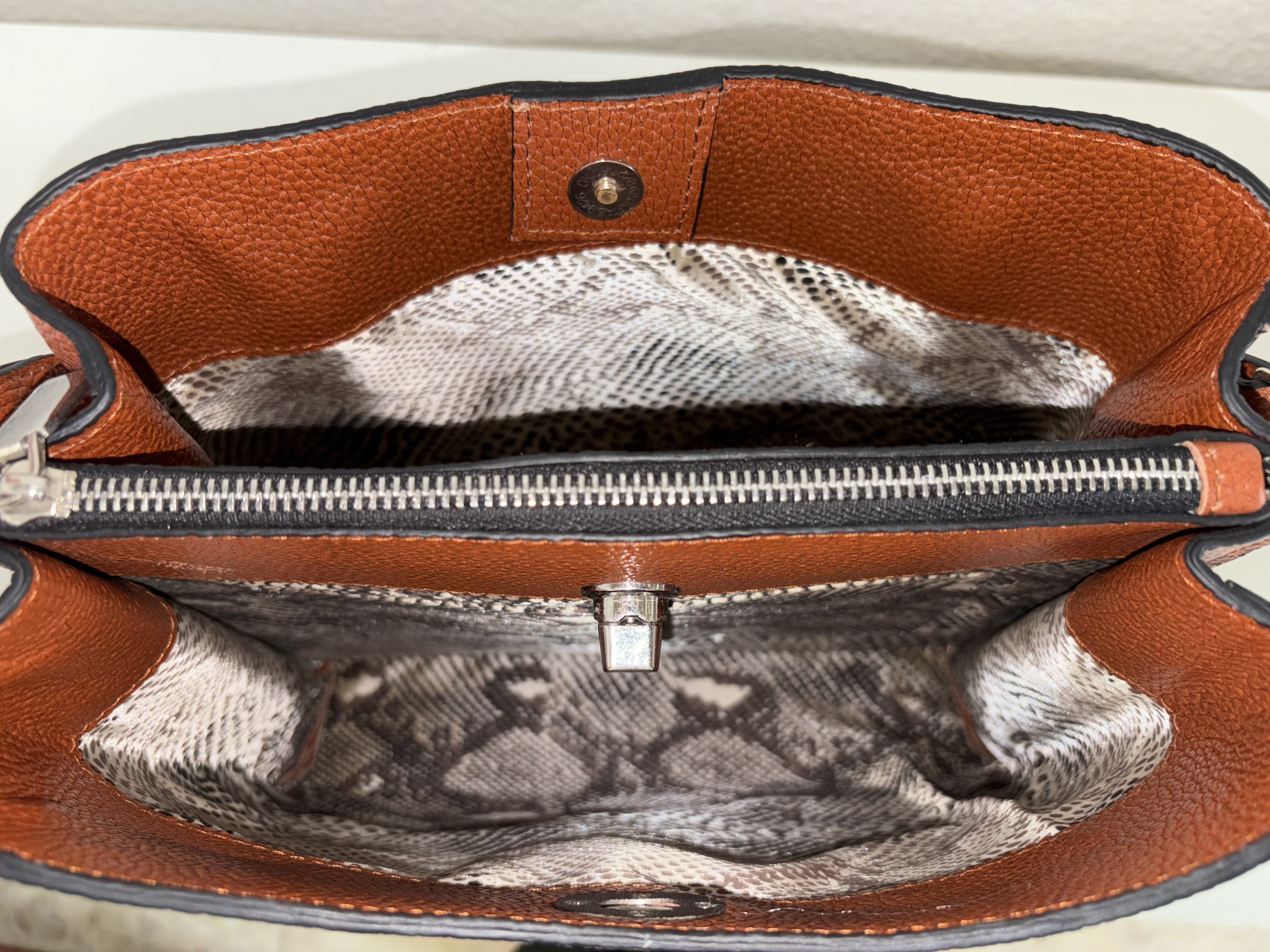 B2409VM - Bolso de cuero marrón