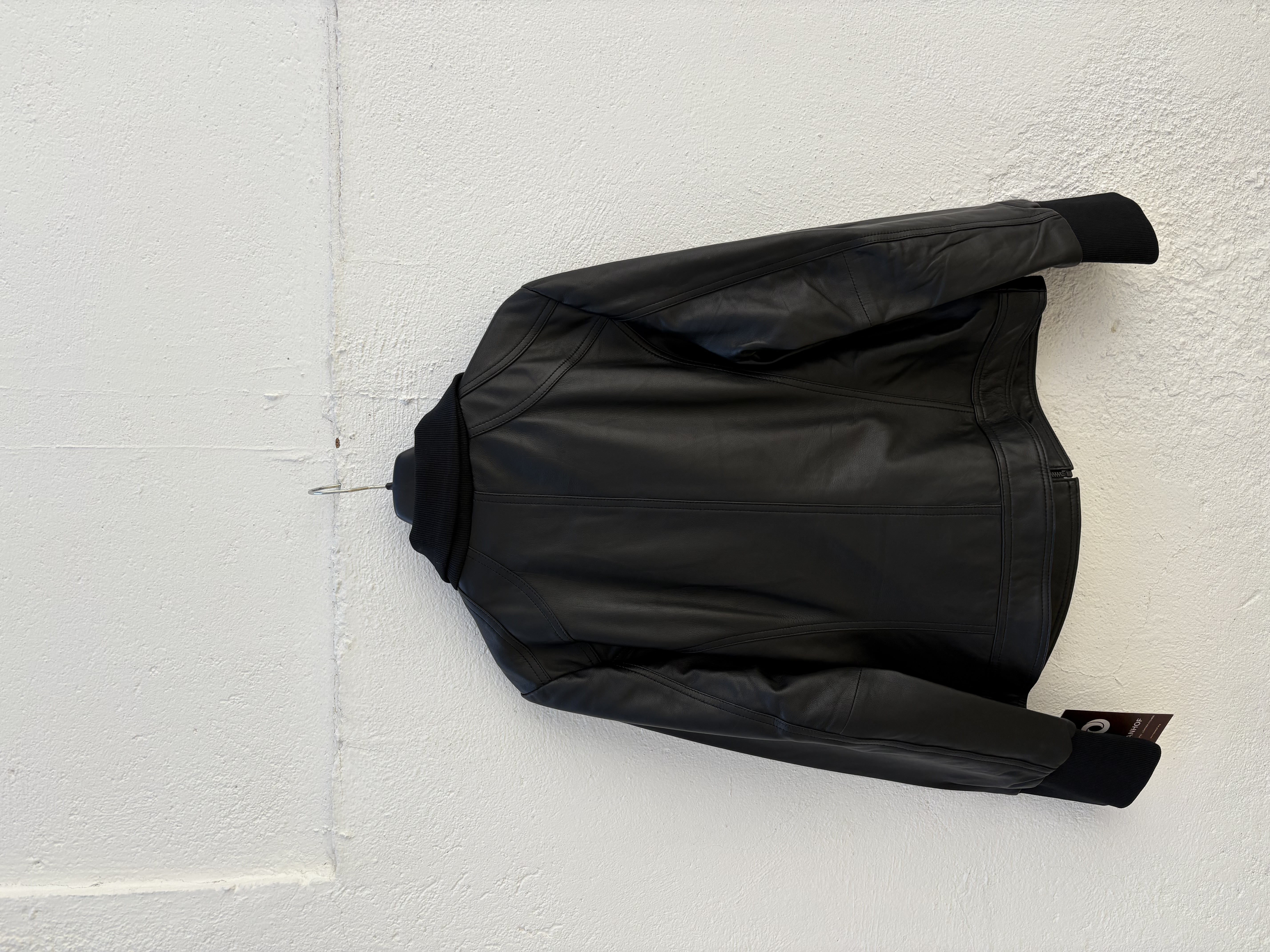 23308NN - Chaqueta de cuero negra con cuello y puños de punto